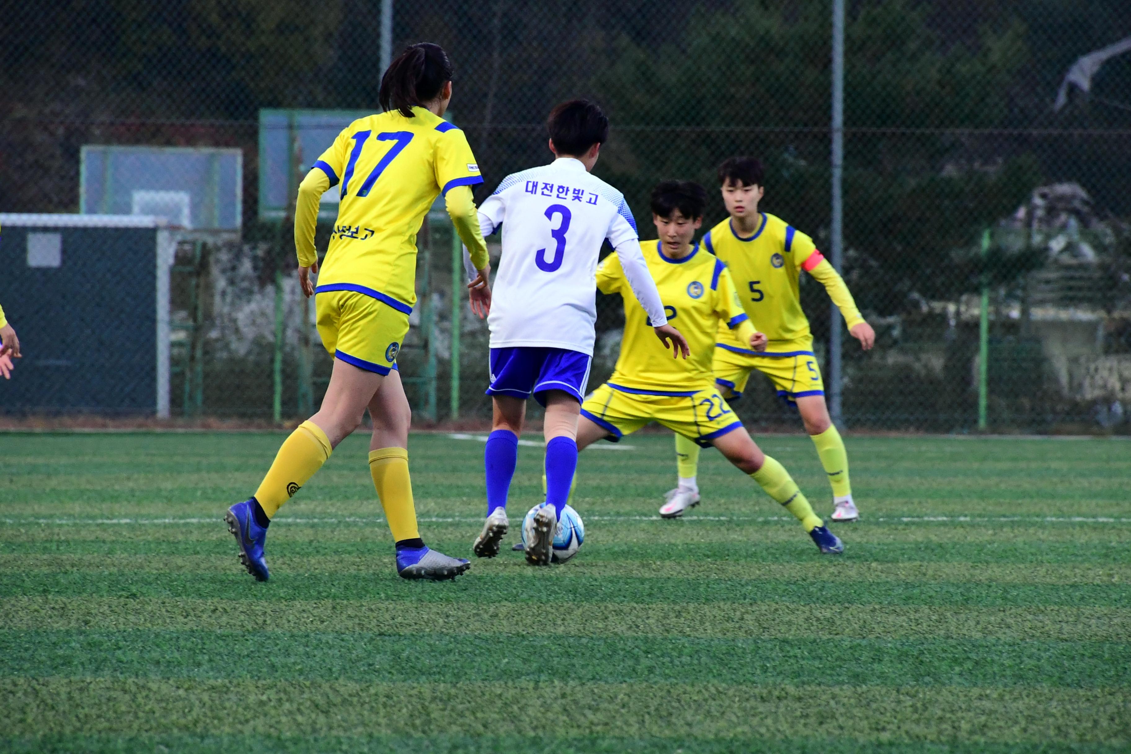 2020 춘계 한국여자축구연맹전 선수단 격려 의 사진