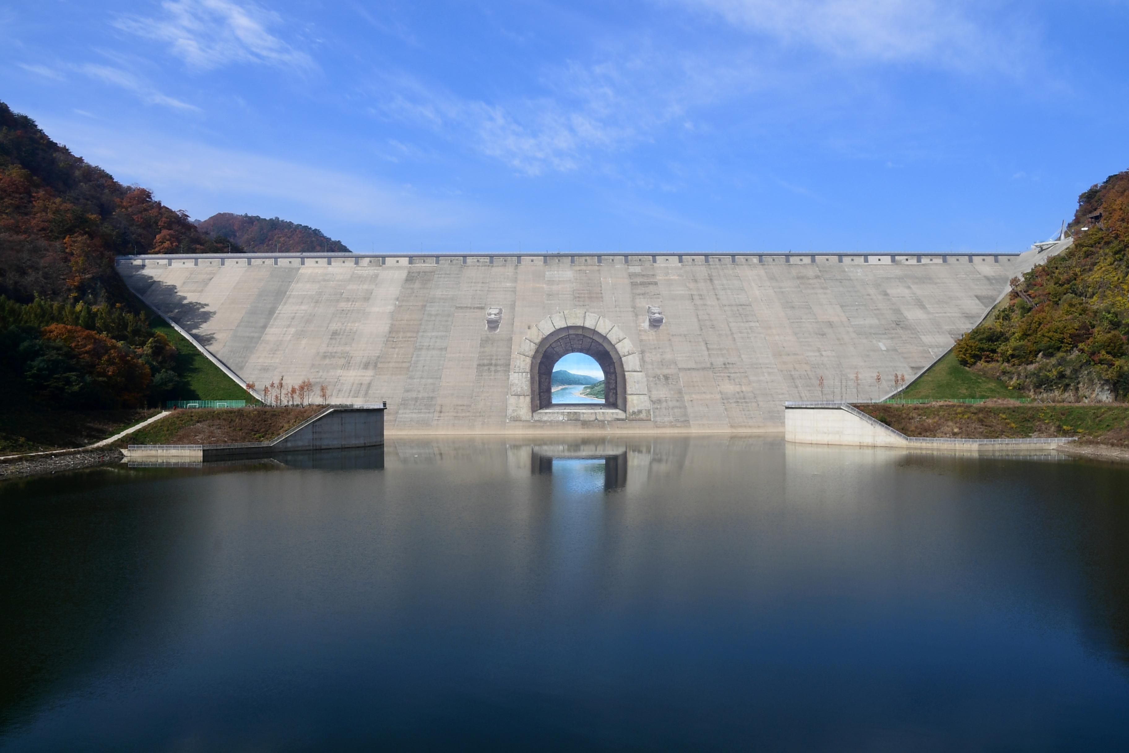 2020 화천평화의 댐 전경 의 사진
