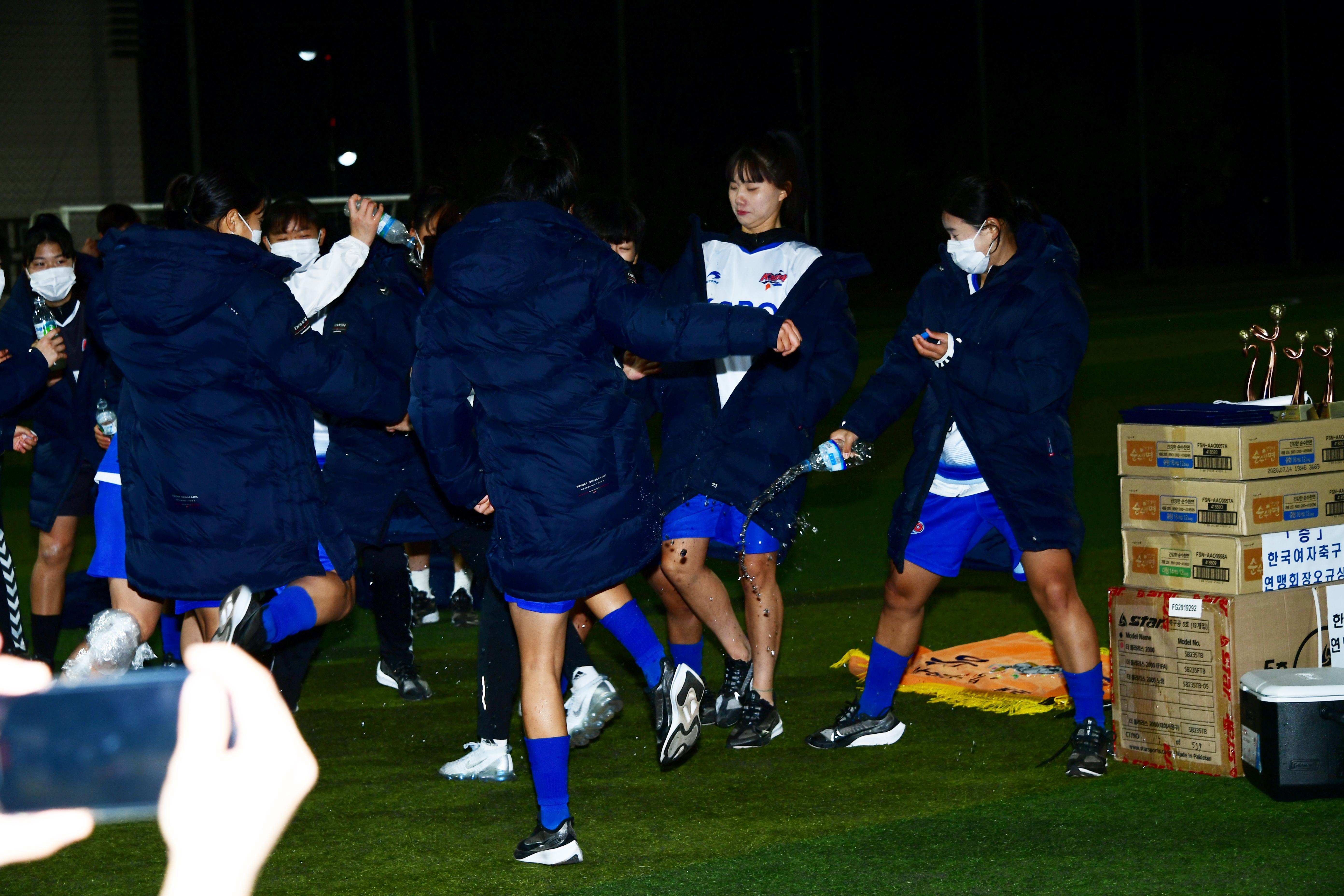 2020 춘계 한국여자축구 연맹전 결승전 시상식 의 사진