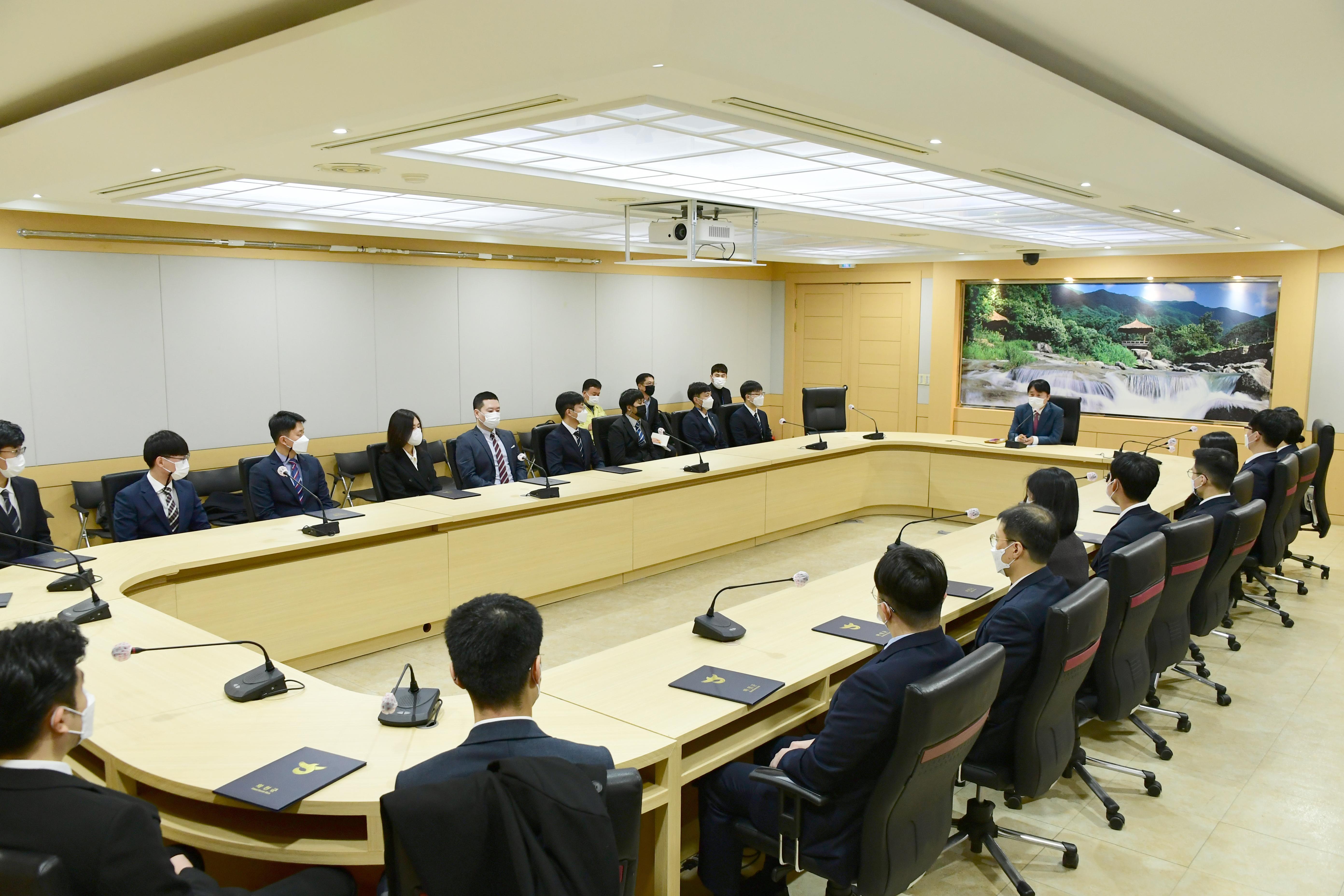 2020 화천군 수습 인사발령자 군수님과의 간담회 의 사진