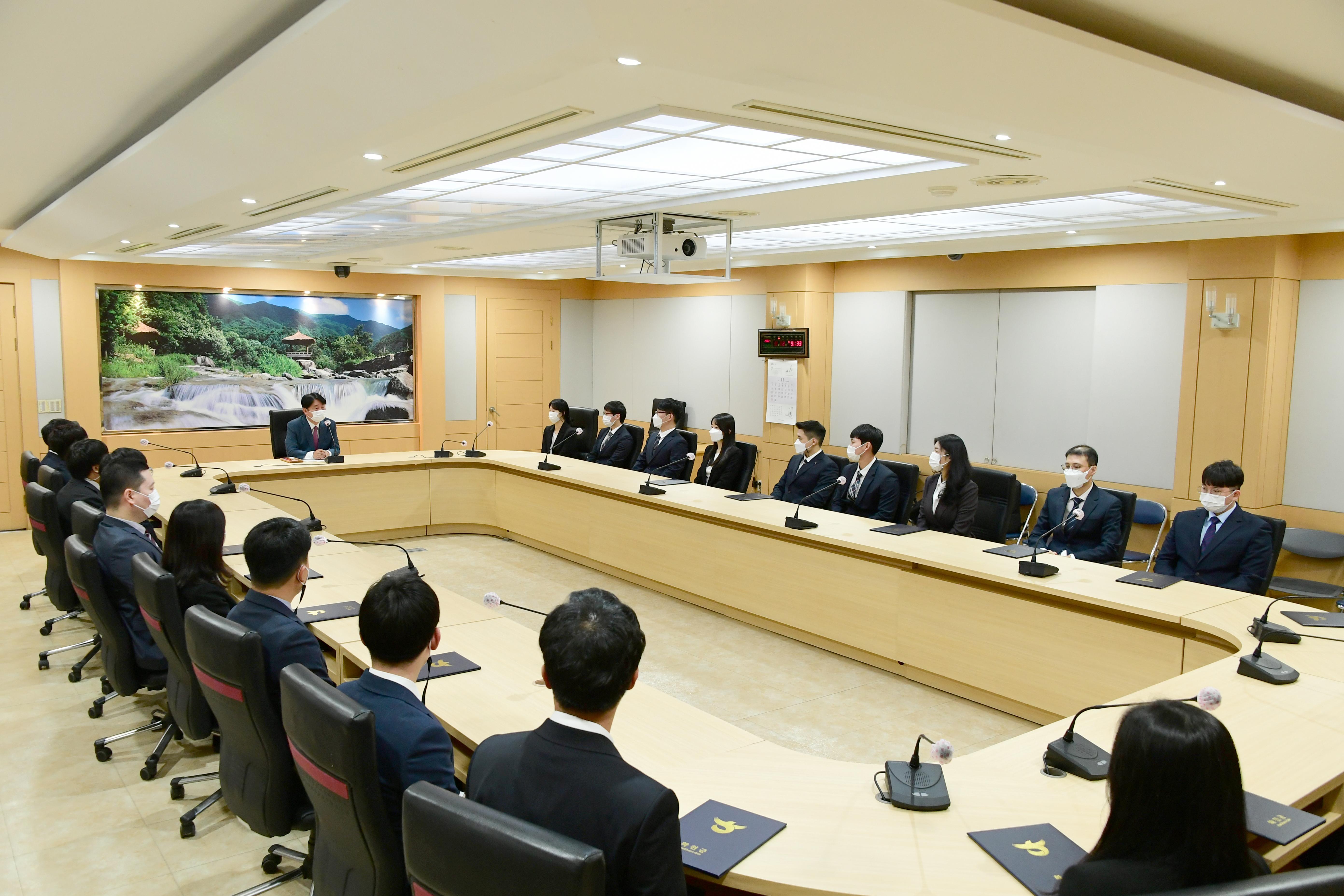 2020 화천군 수습 인사발령자 군수님과의 간담회 의 사진