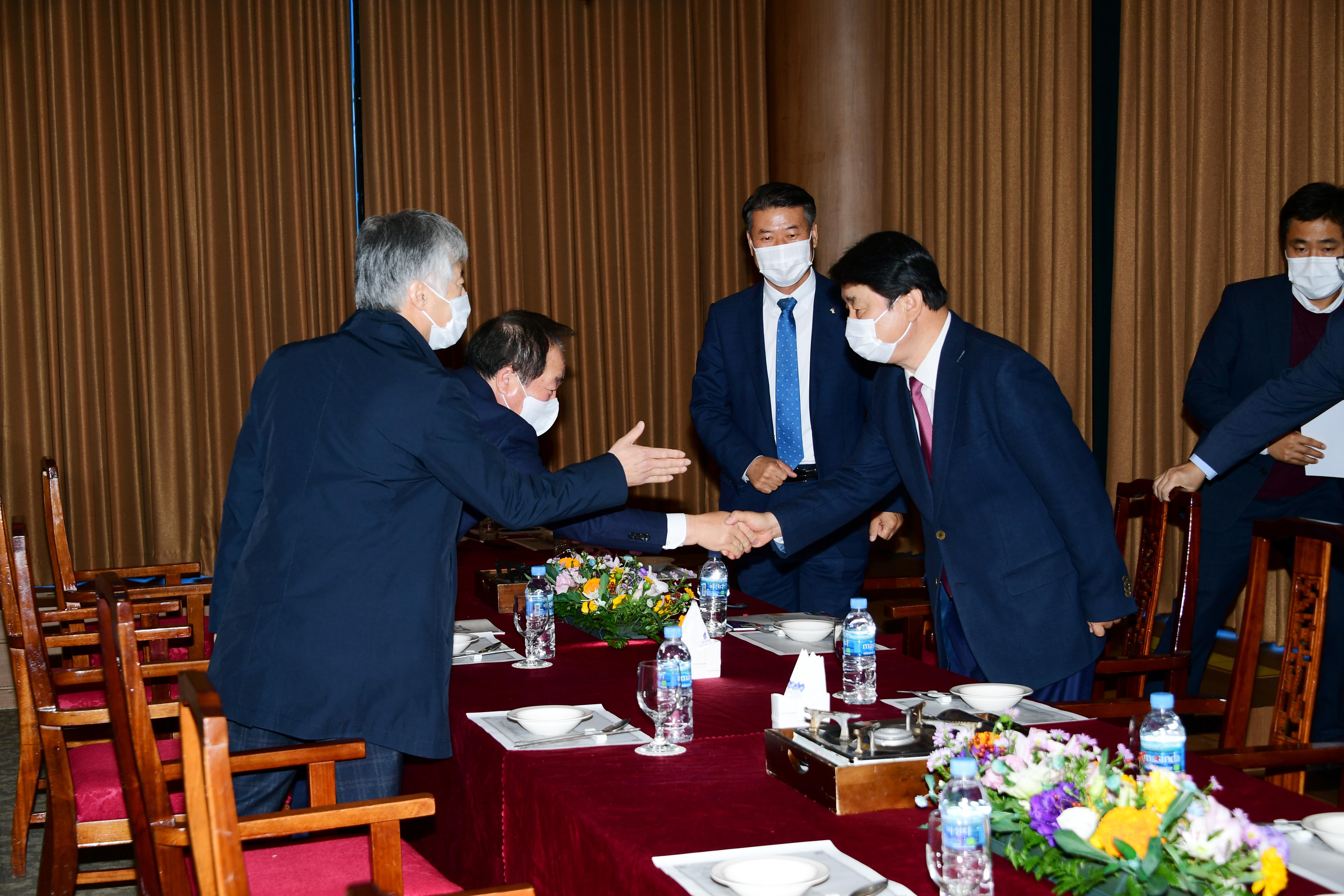 2020 이인영 통일부장관 시장 군수 간담회 의 사진