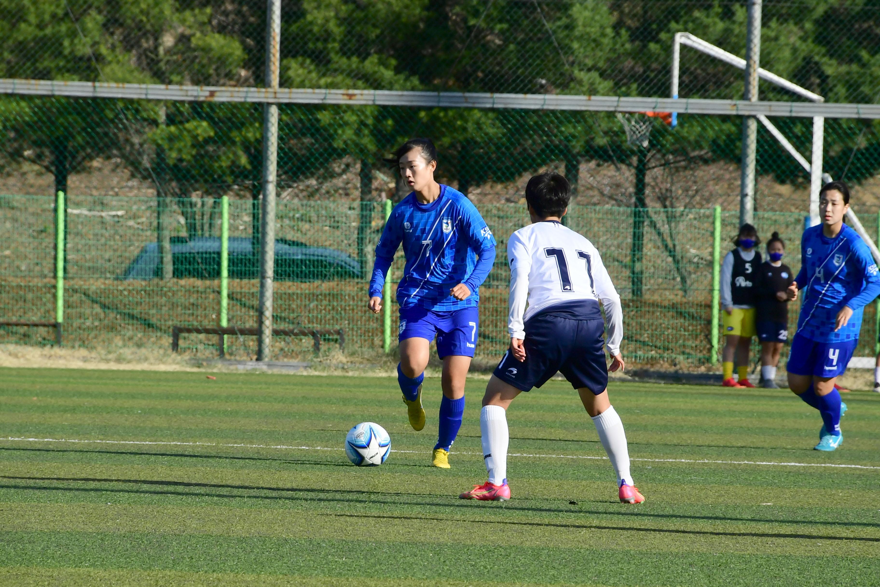 2021 행복교육도시화천 춘계한국여자축구연맹전 의 사진