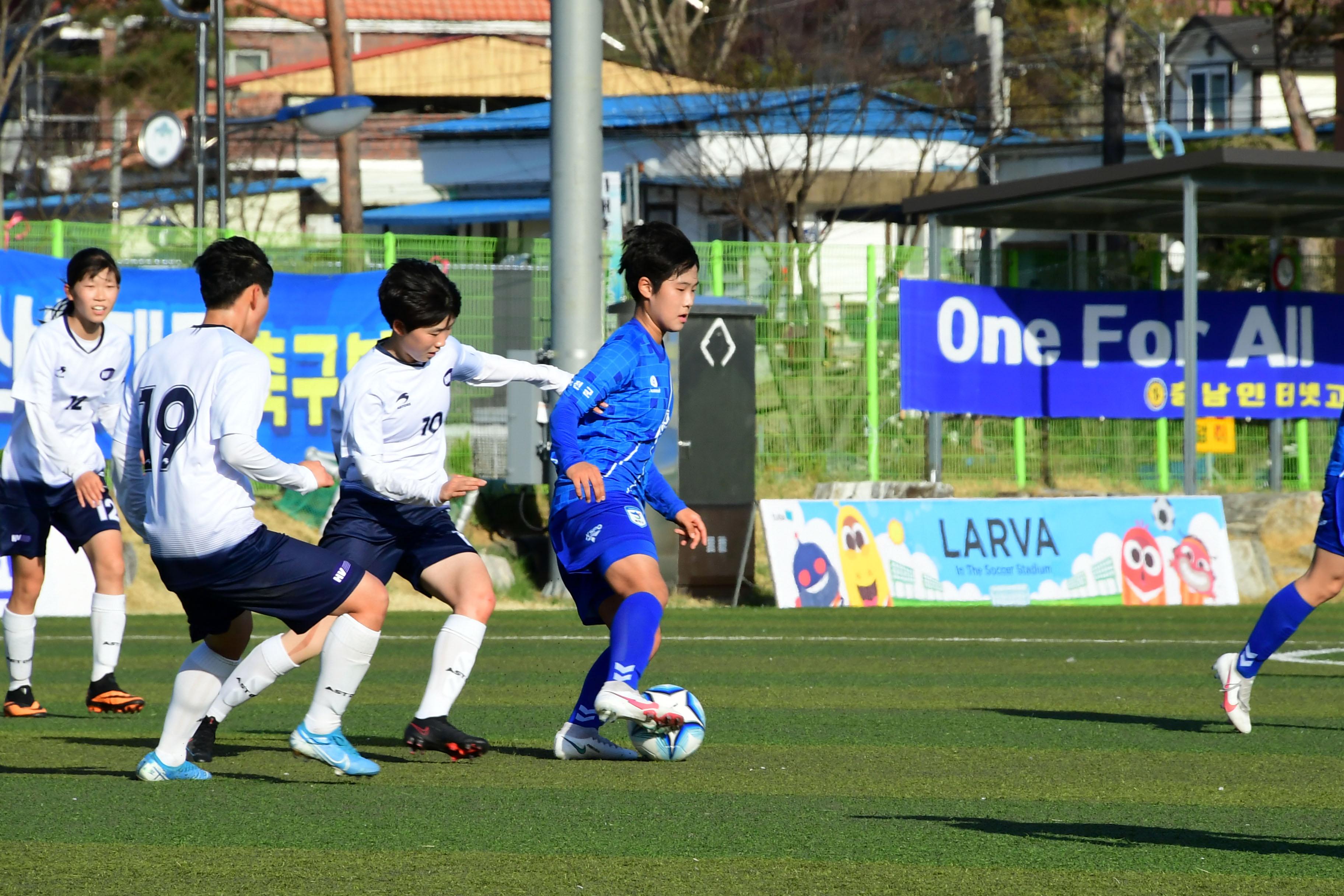 2021 행복교육도시화천 춘계한국여자축구연맹전 의 사진