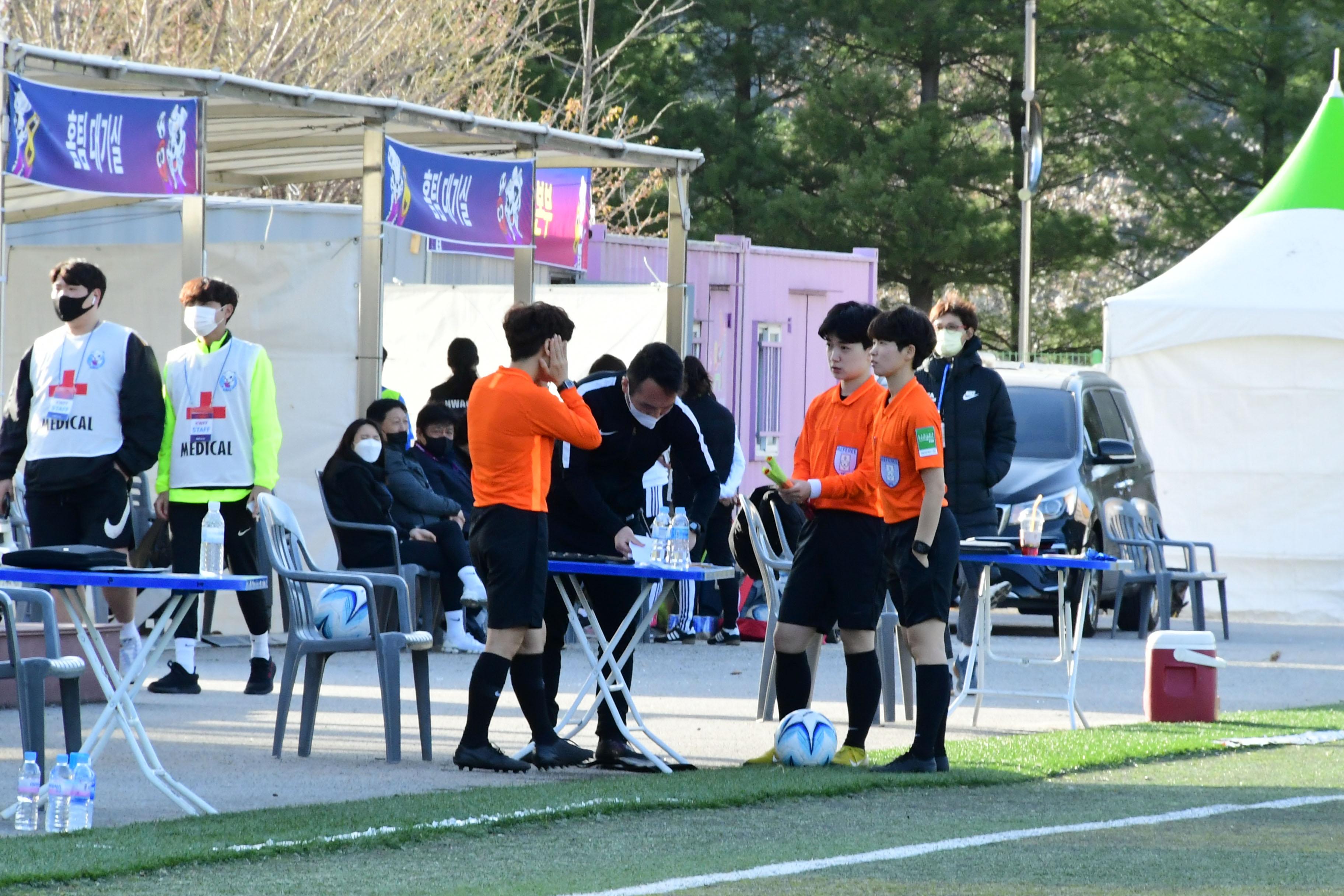 2021 행복교육도시화천 춘계한국여자축구연맹전 의 사진