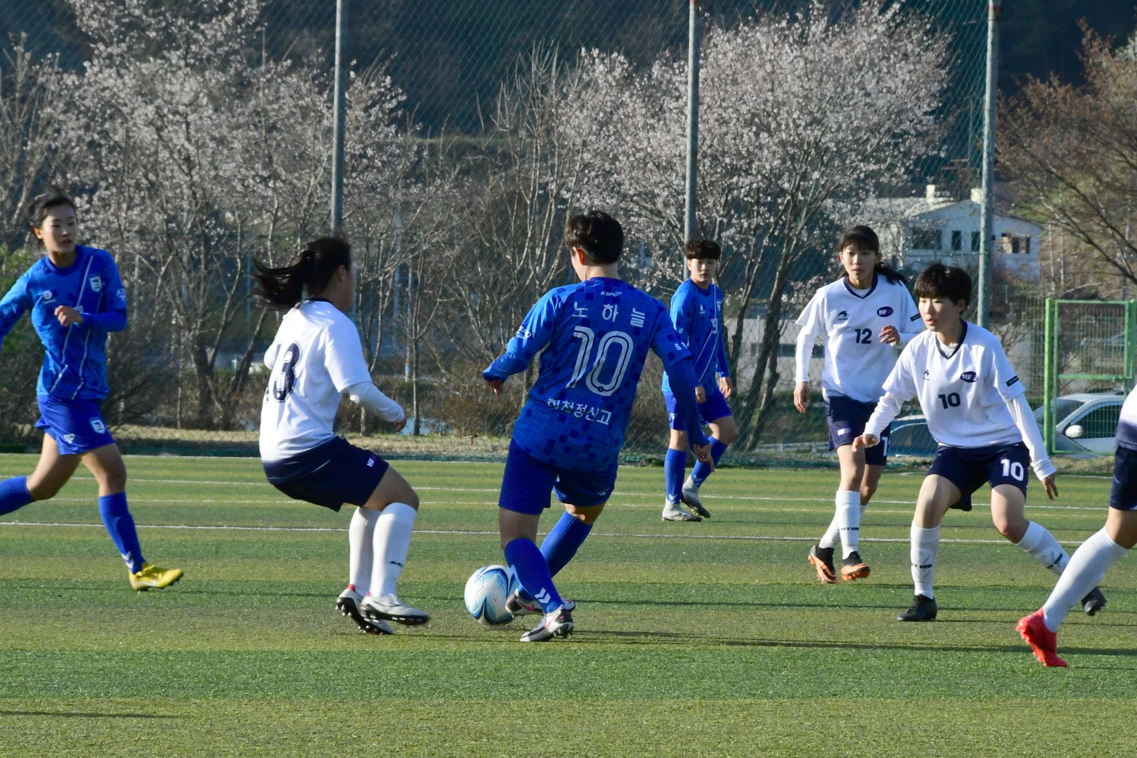 2021 행복교육도시화천 춘계한국여자축구연맹전 의 사진