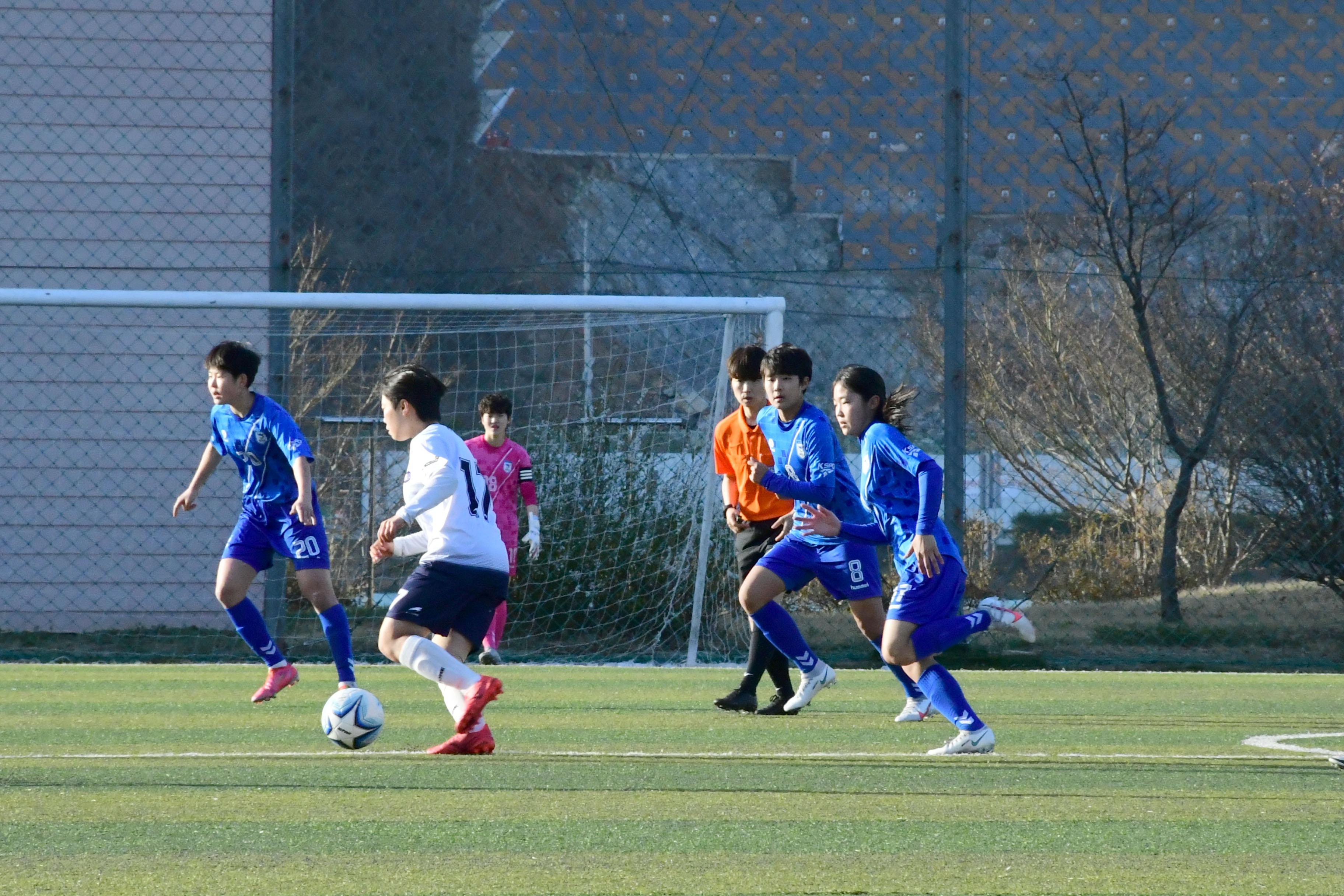 2021 행복교육도시화천 춘계한국여자축구연맹전 의 사진