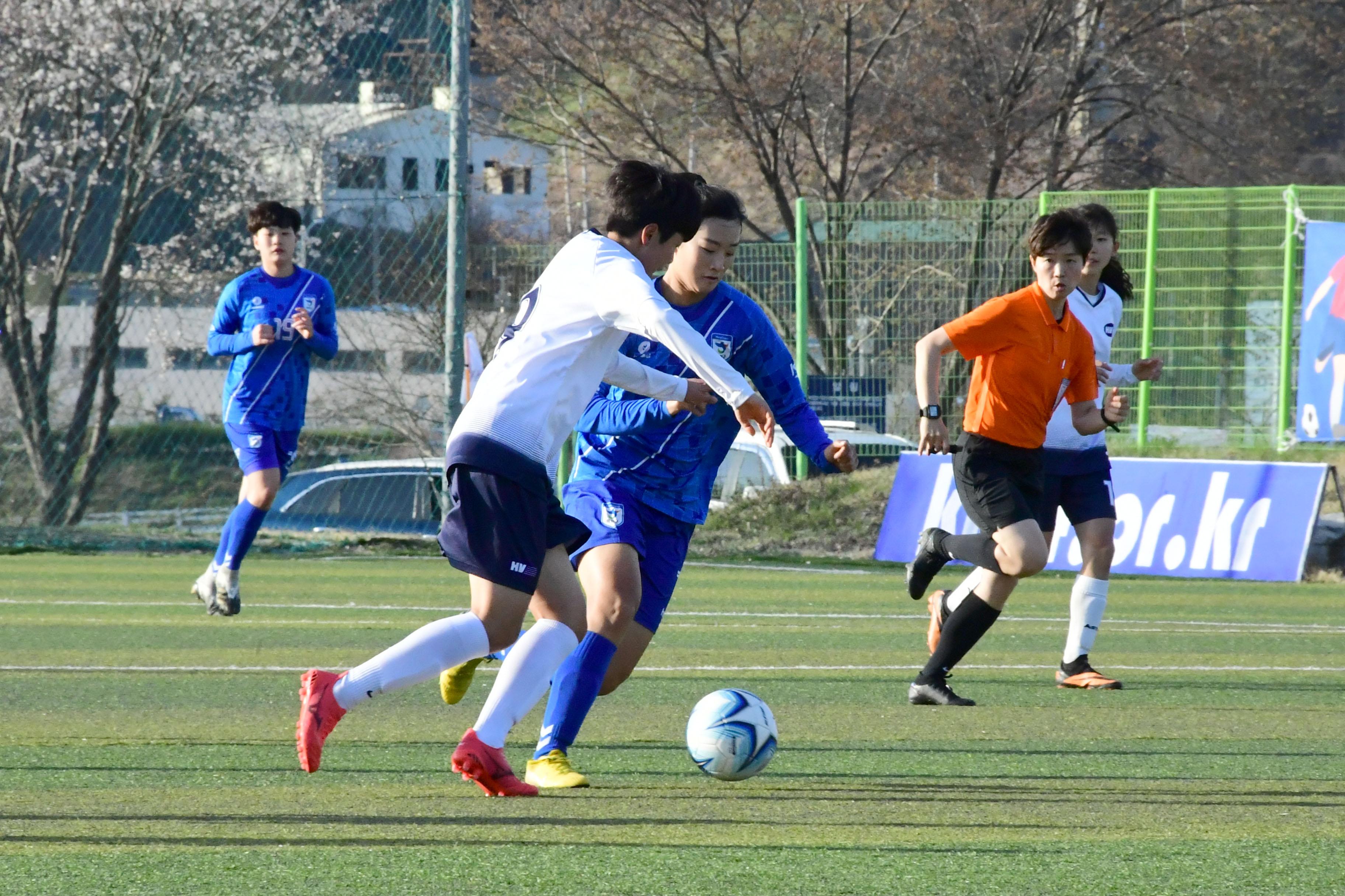 2021 행복교육도시화천 춘계한국여자축구연맹전 의 사진