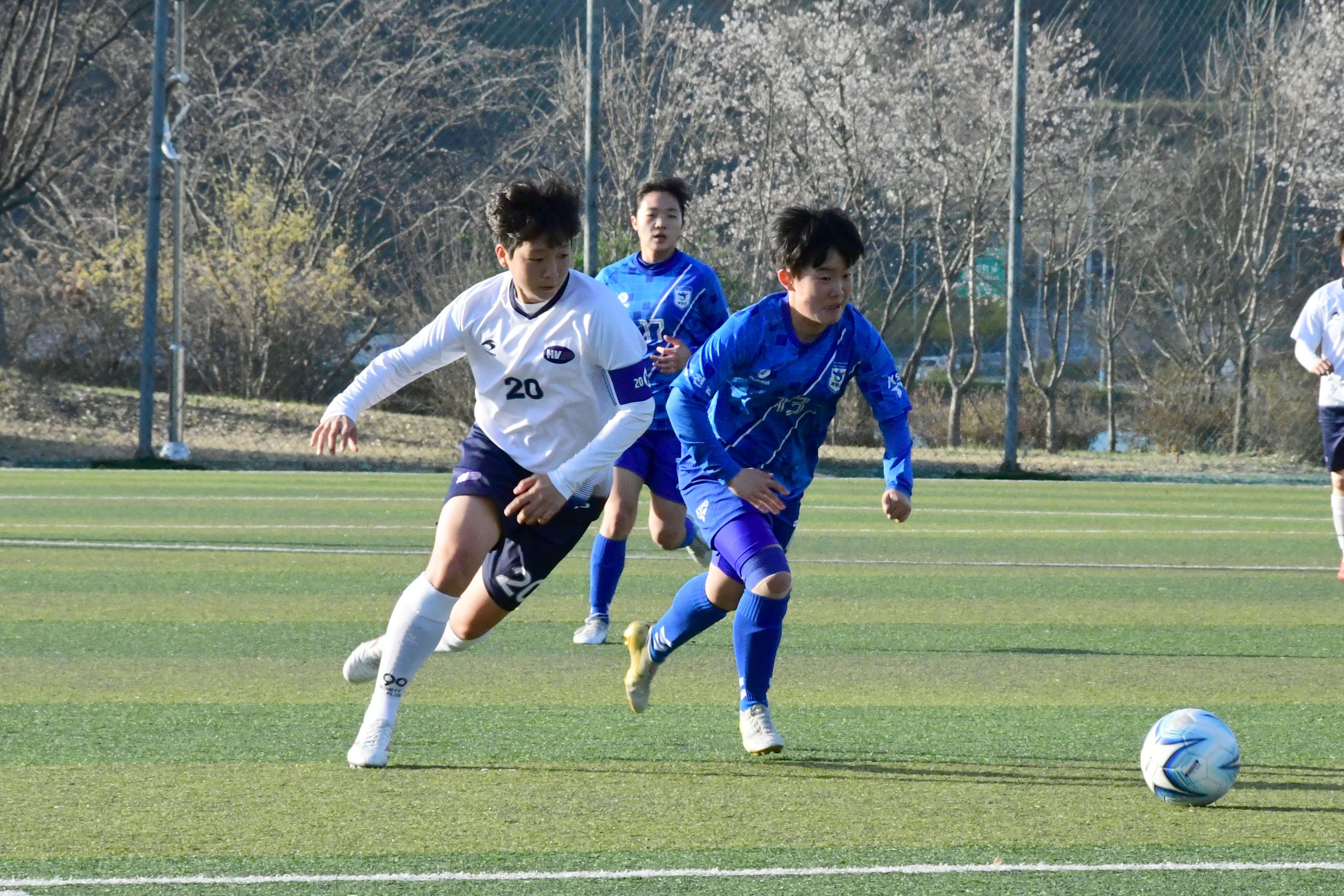 2021 행복교육도시화천 춘계한국여자축구연맹전 의 사진