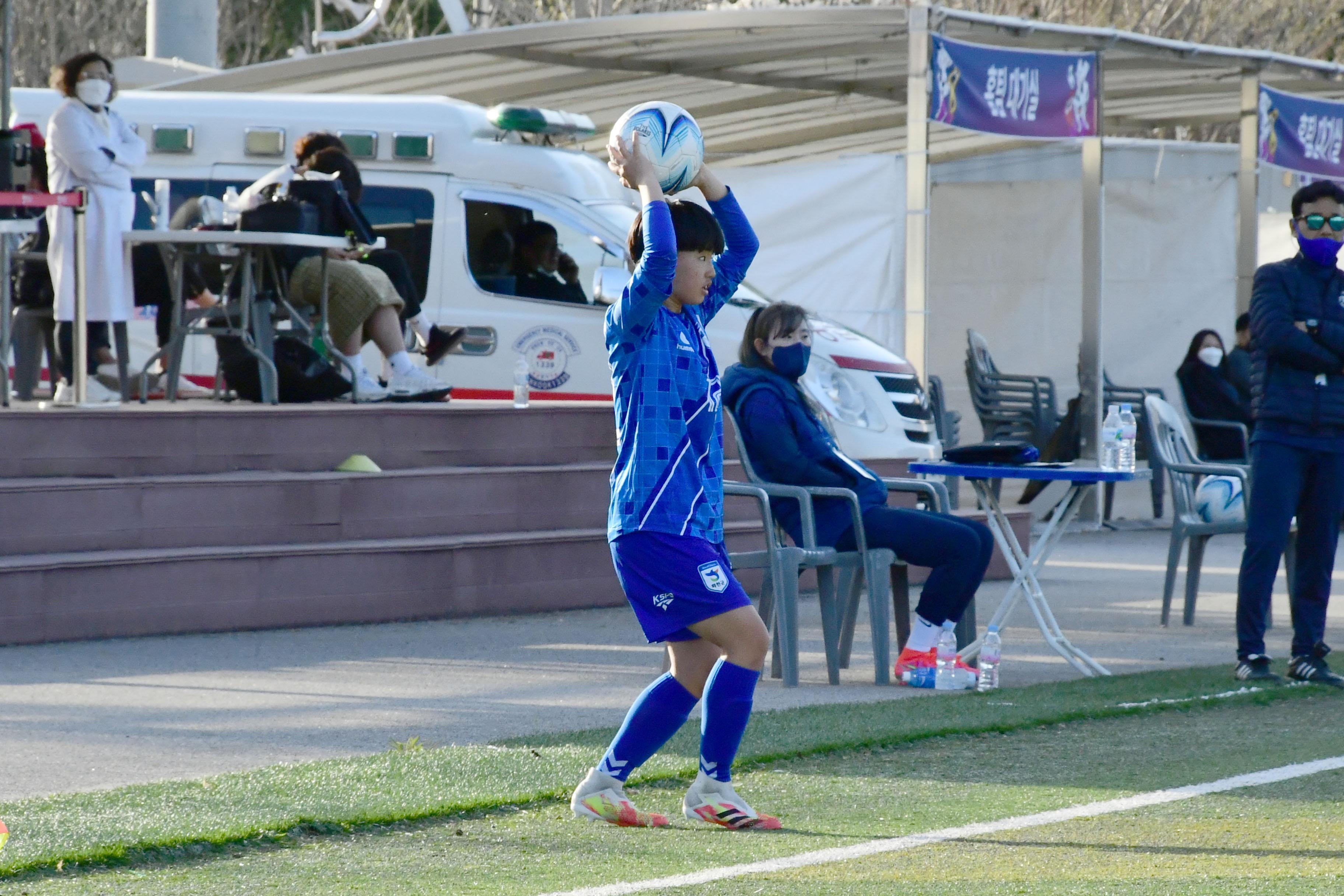 2021 행복교육도시화천 춘계한국여자축구연맹전 의 사진