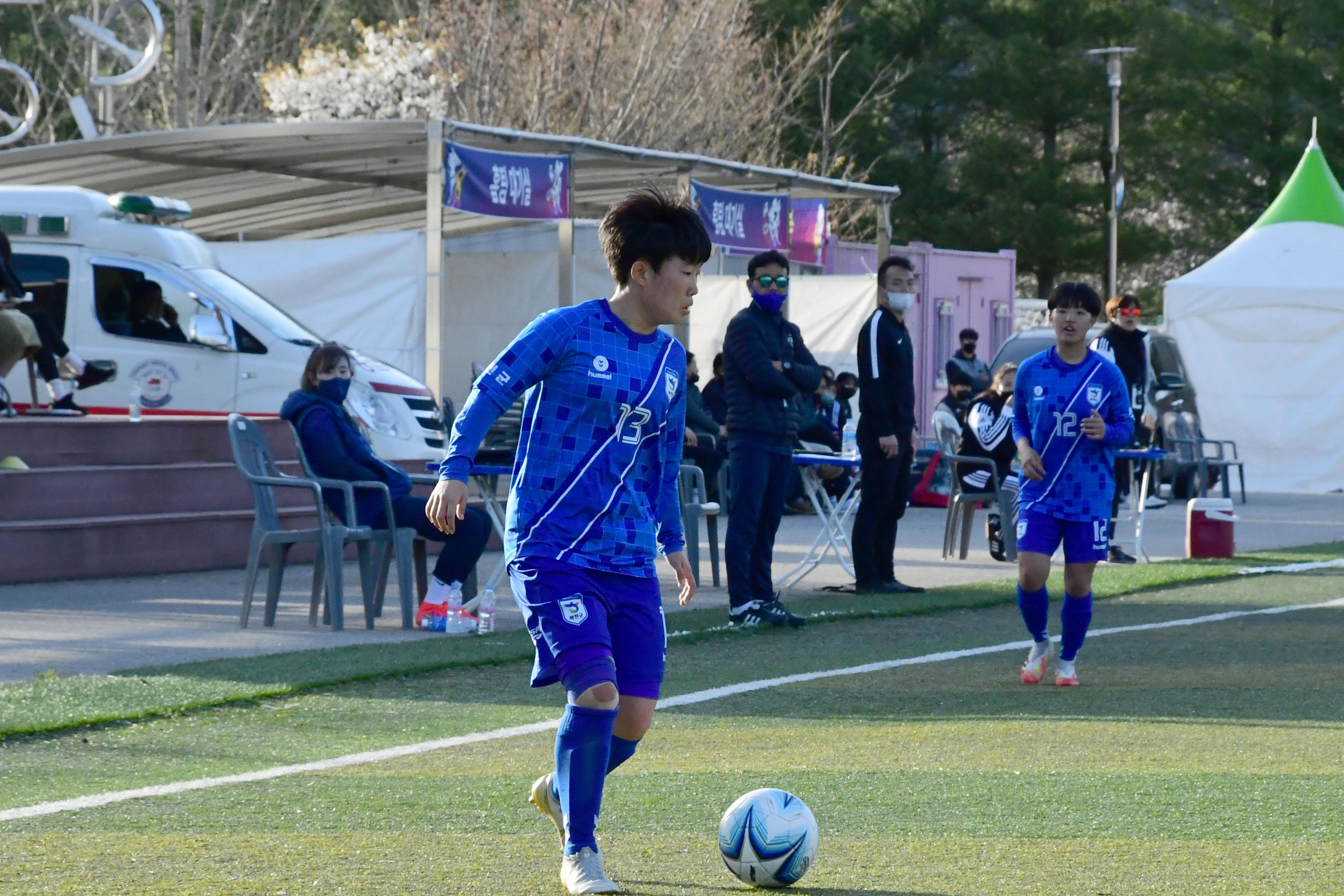 2021 행복교육도시화천 춘계한국여자축구연맹전 의 사진