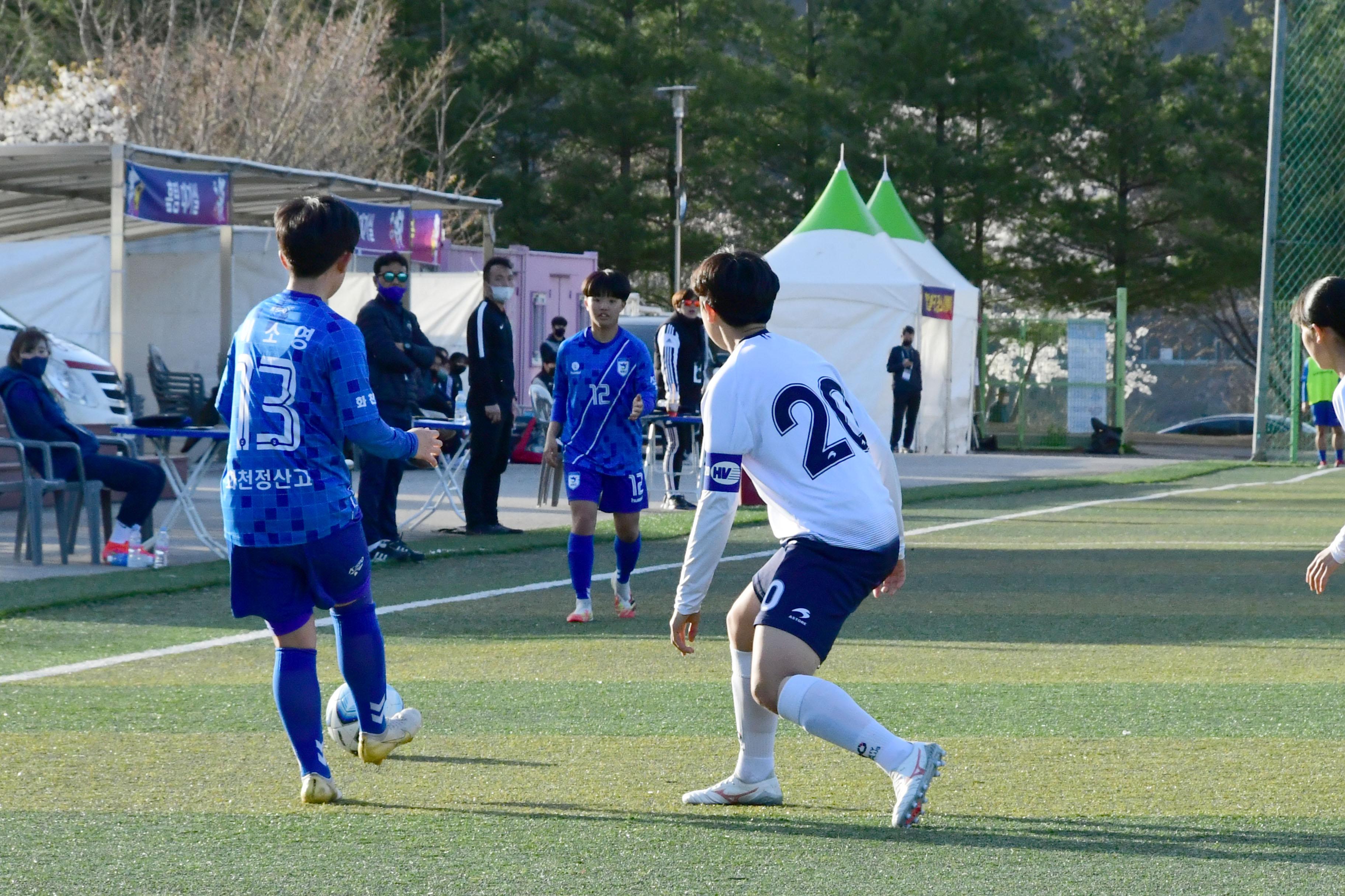 2021 행복교육도시화천 춘계한국여자축구연맹전 의 사진