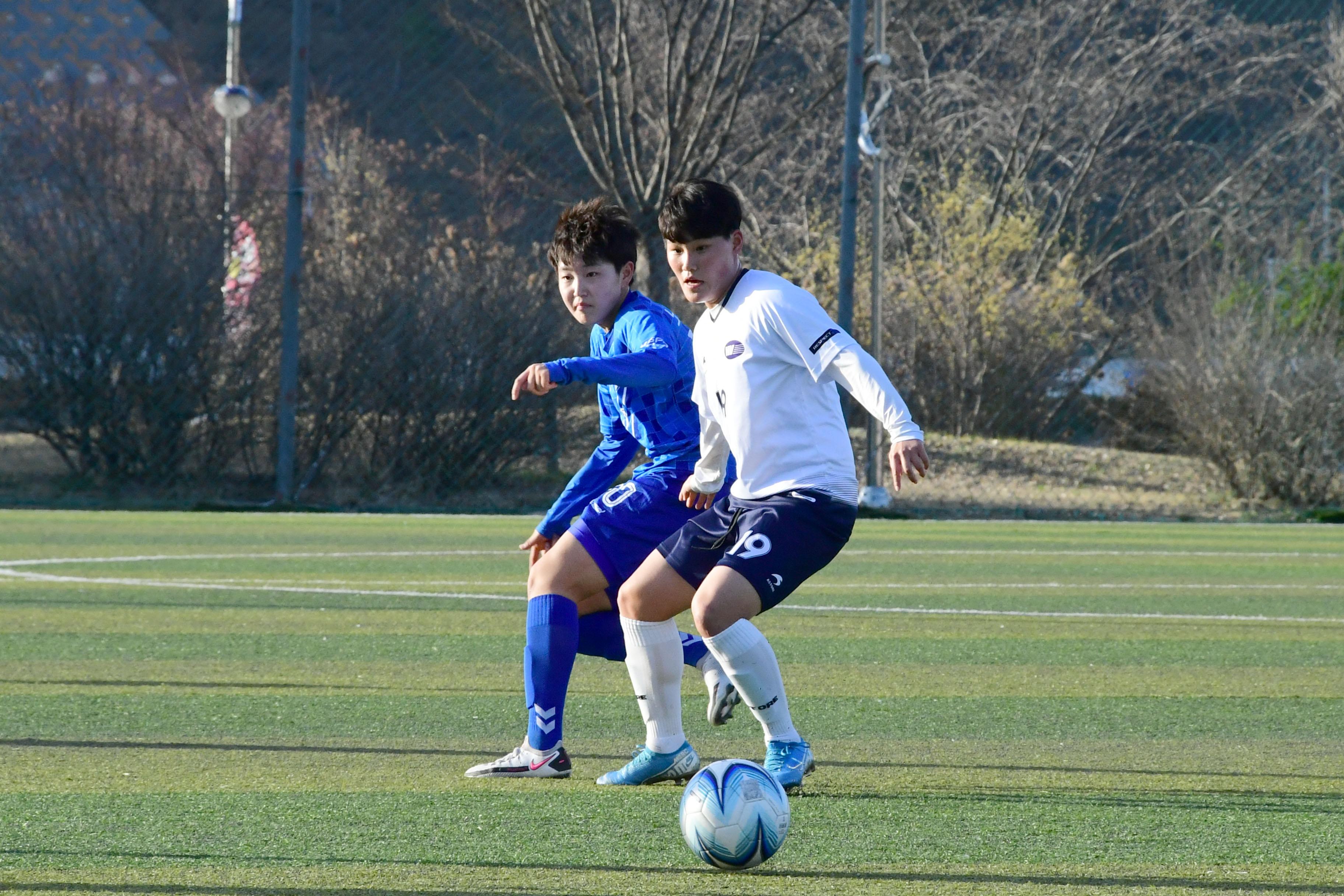 2021 행복교육도시화천 춘계한국여자축구연맹전 의 사진