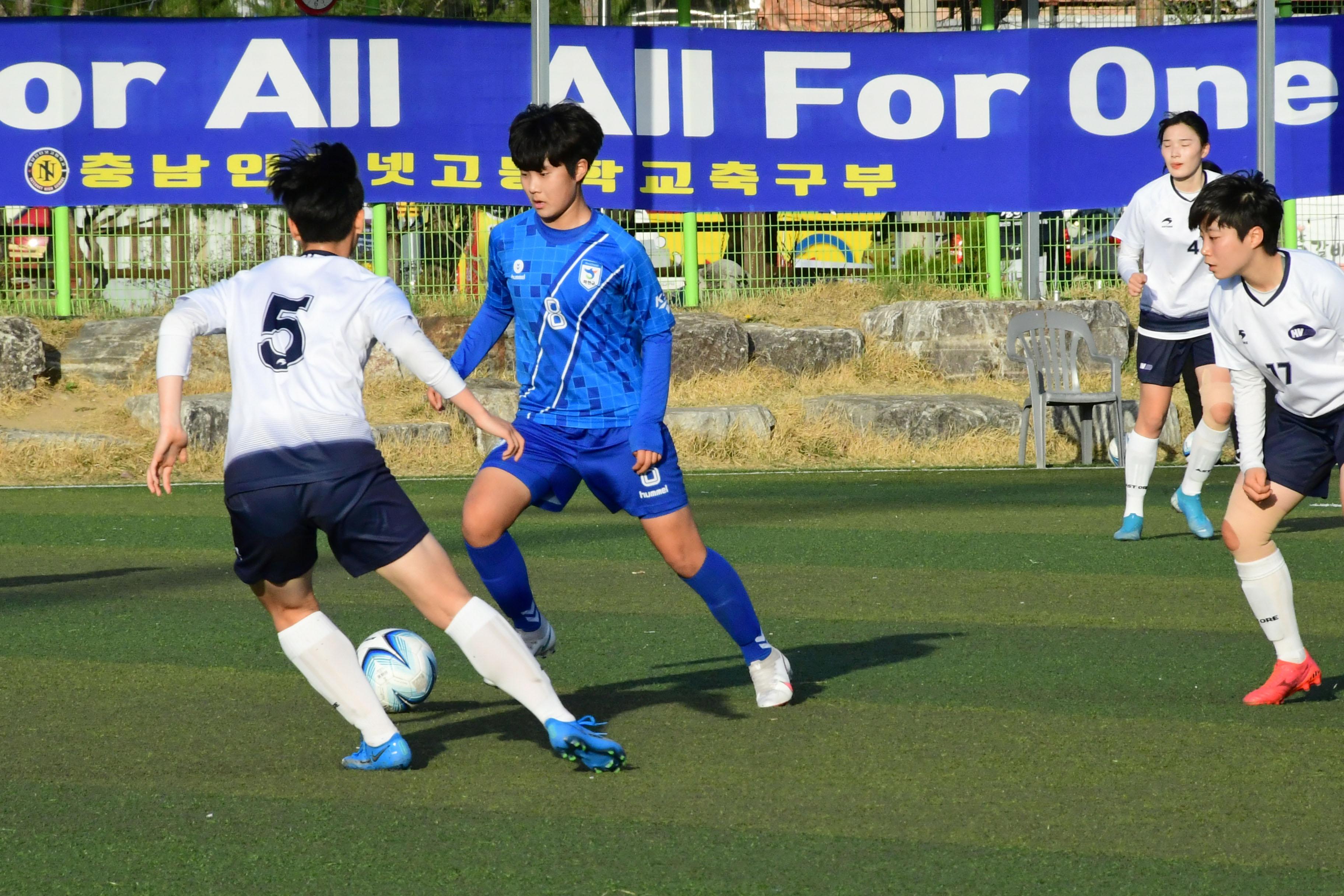 2021 행복교육도시화천 춘계한국여자축구연맹전 의 사진