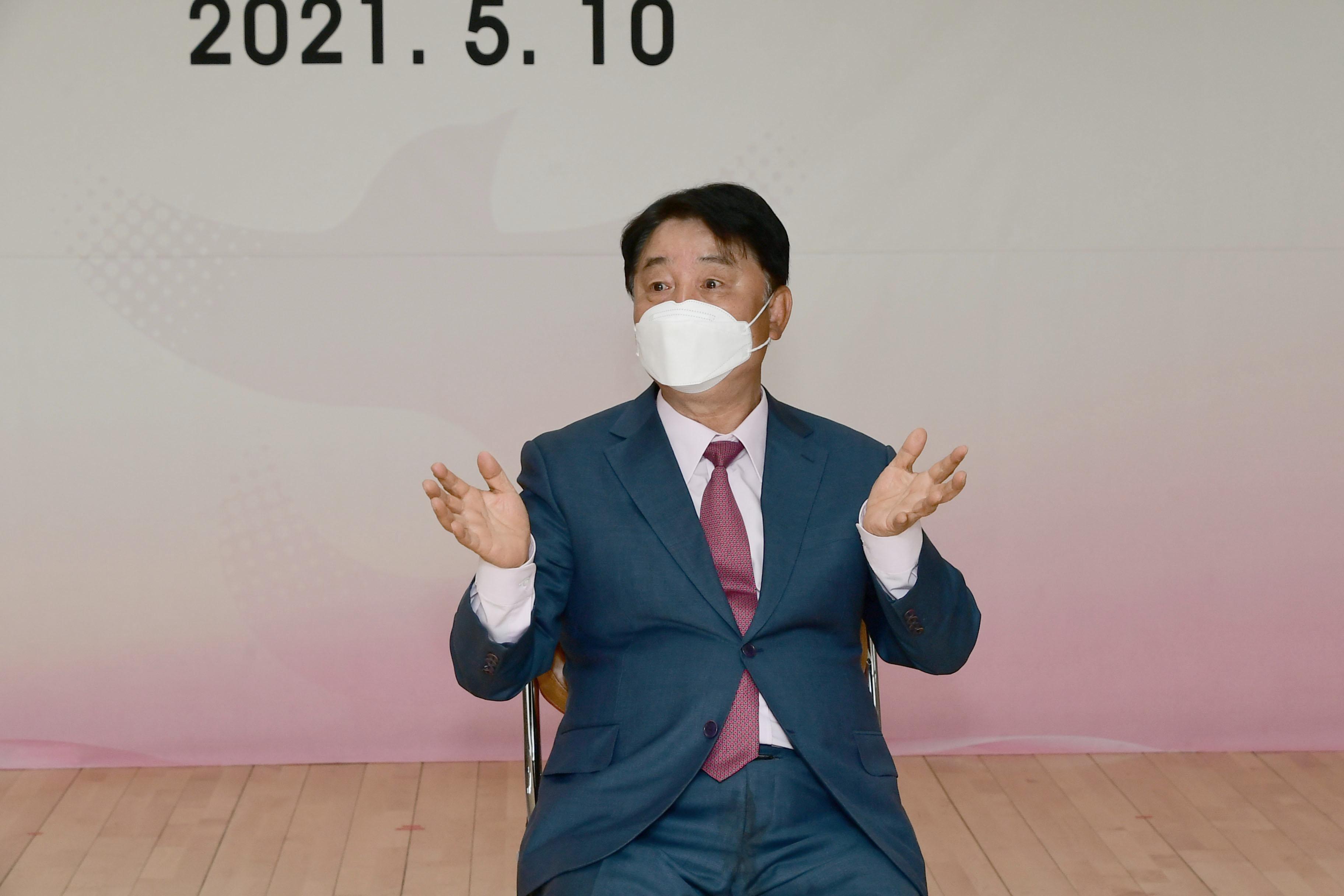 2021 화천군여성합창단 신임 지휘자 및 합창단원 위촉장 수여식 의 사진