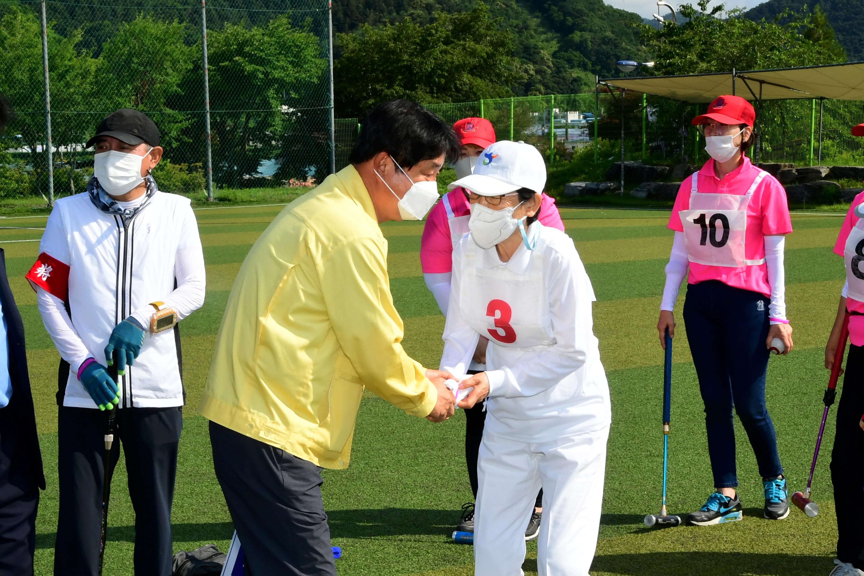 2021 제14회 화천군협회장기 여성 게이트볼 대회 의 사진