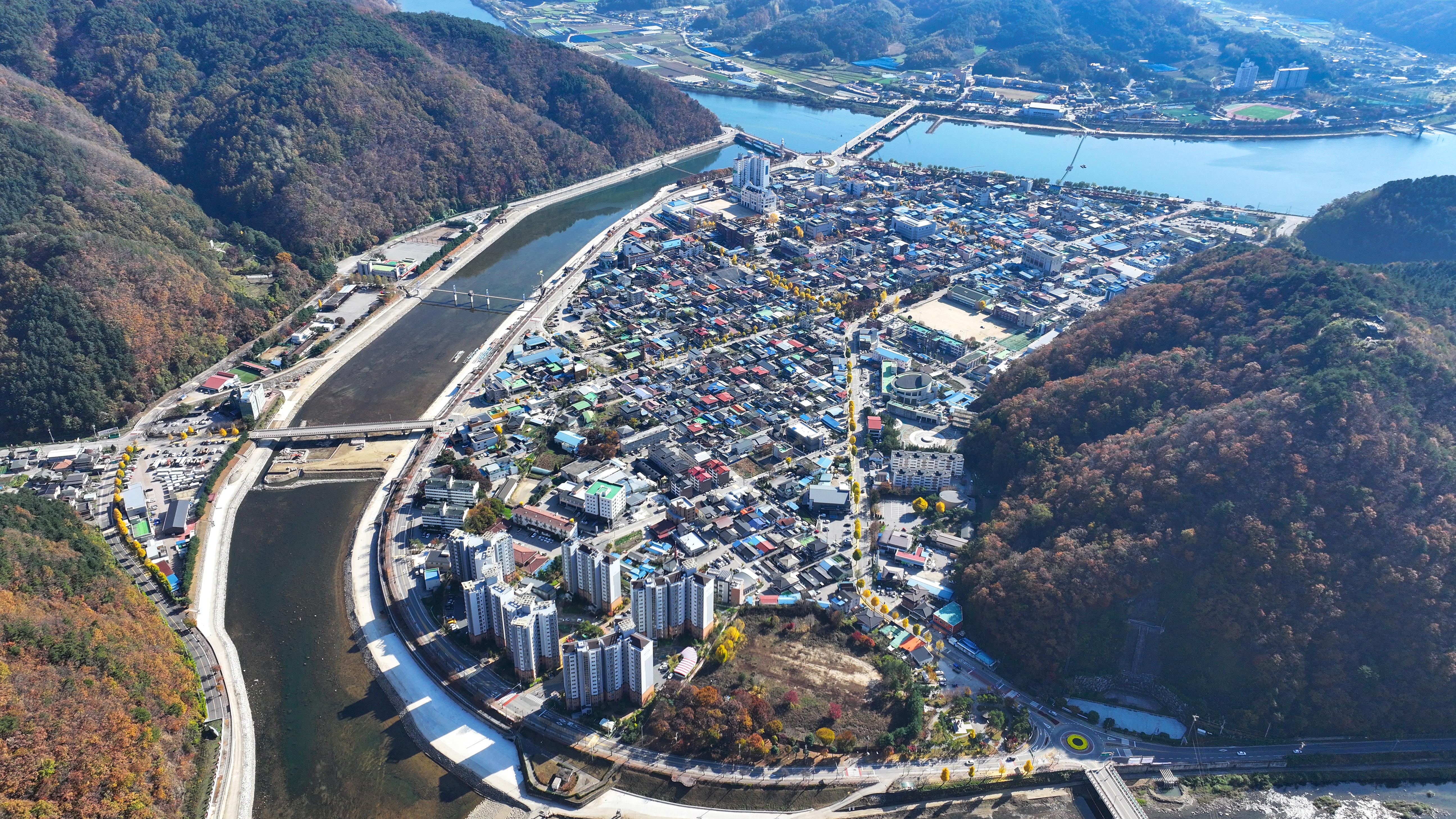 2024 화천읍 가을 전경 의 사진