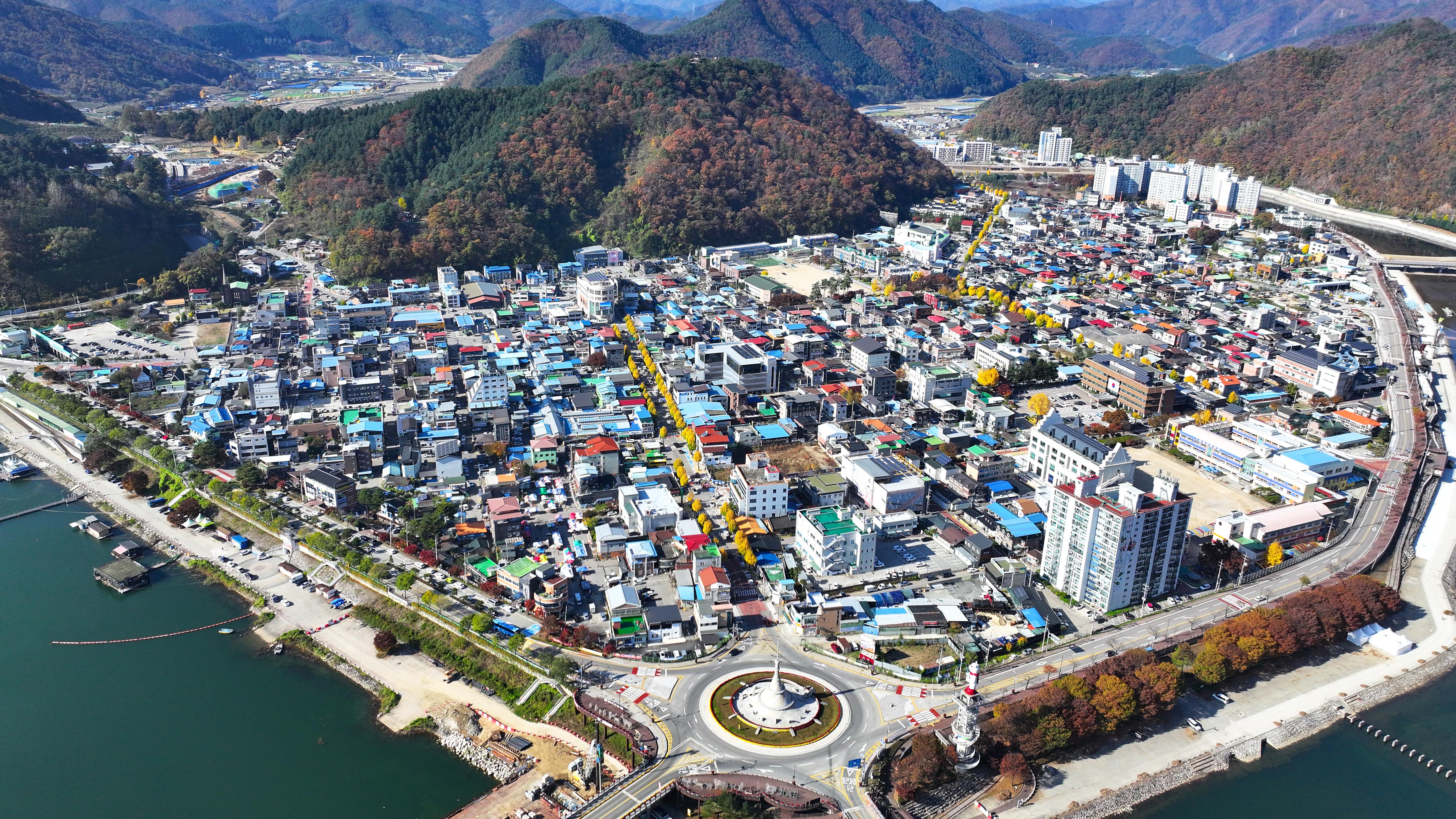 2024 화천읍 가을 전경 의 사진