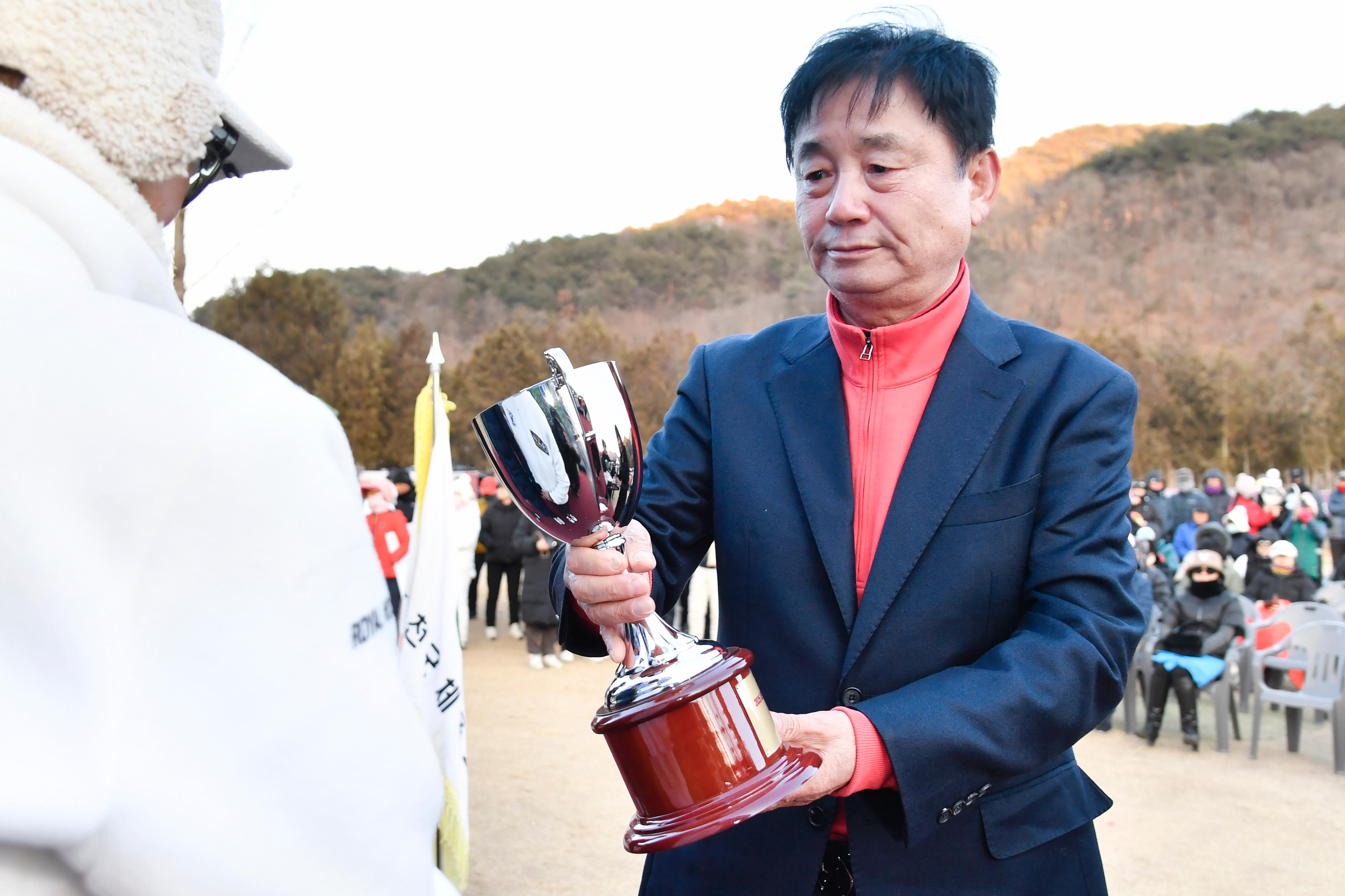 2025시즌오픈전국파크골프대회 시상식 의 사진
