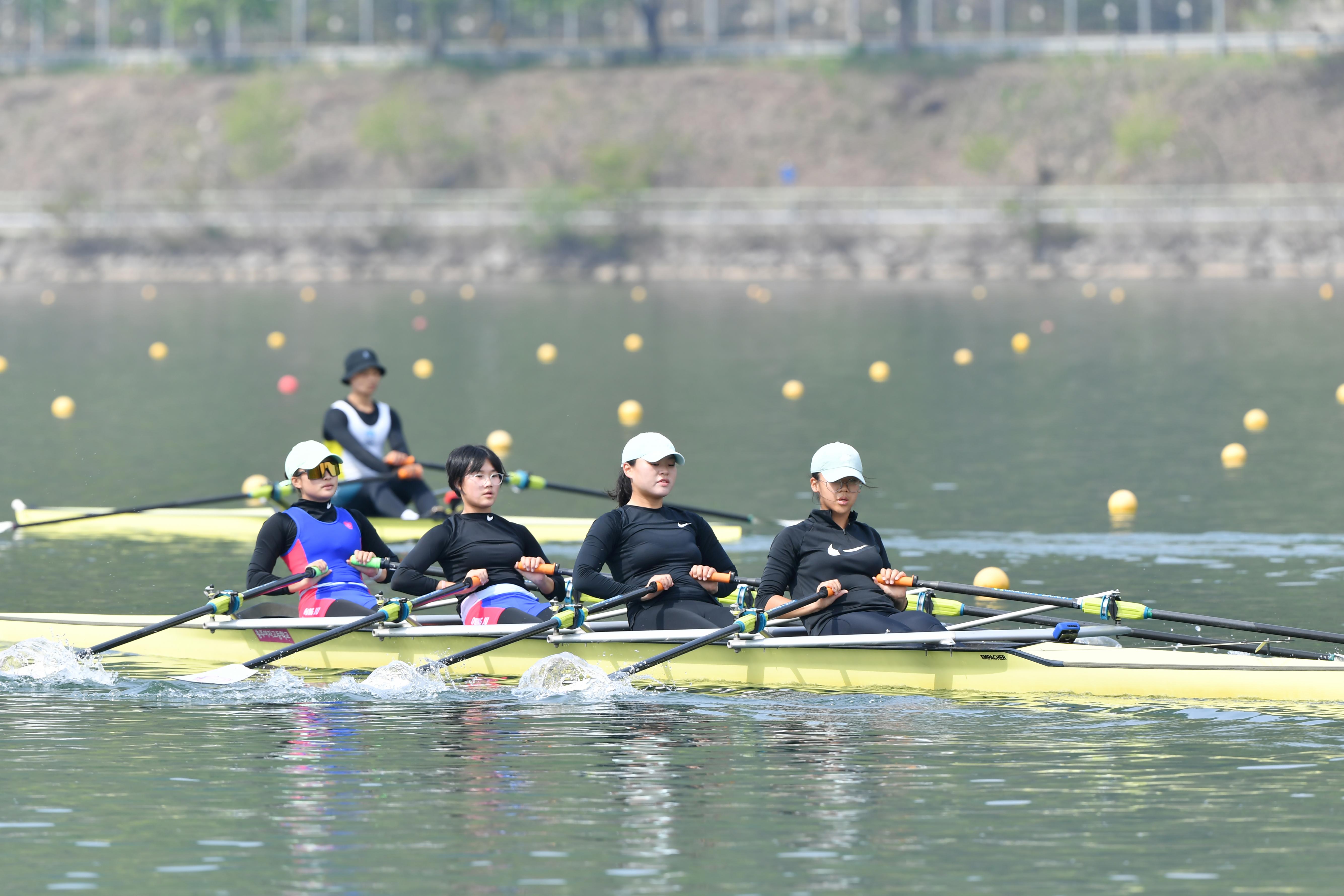 북한강 일대 조정경기대회 대비 훈련 의 사진
