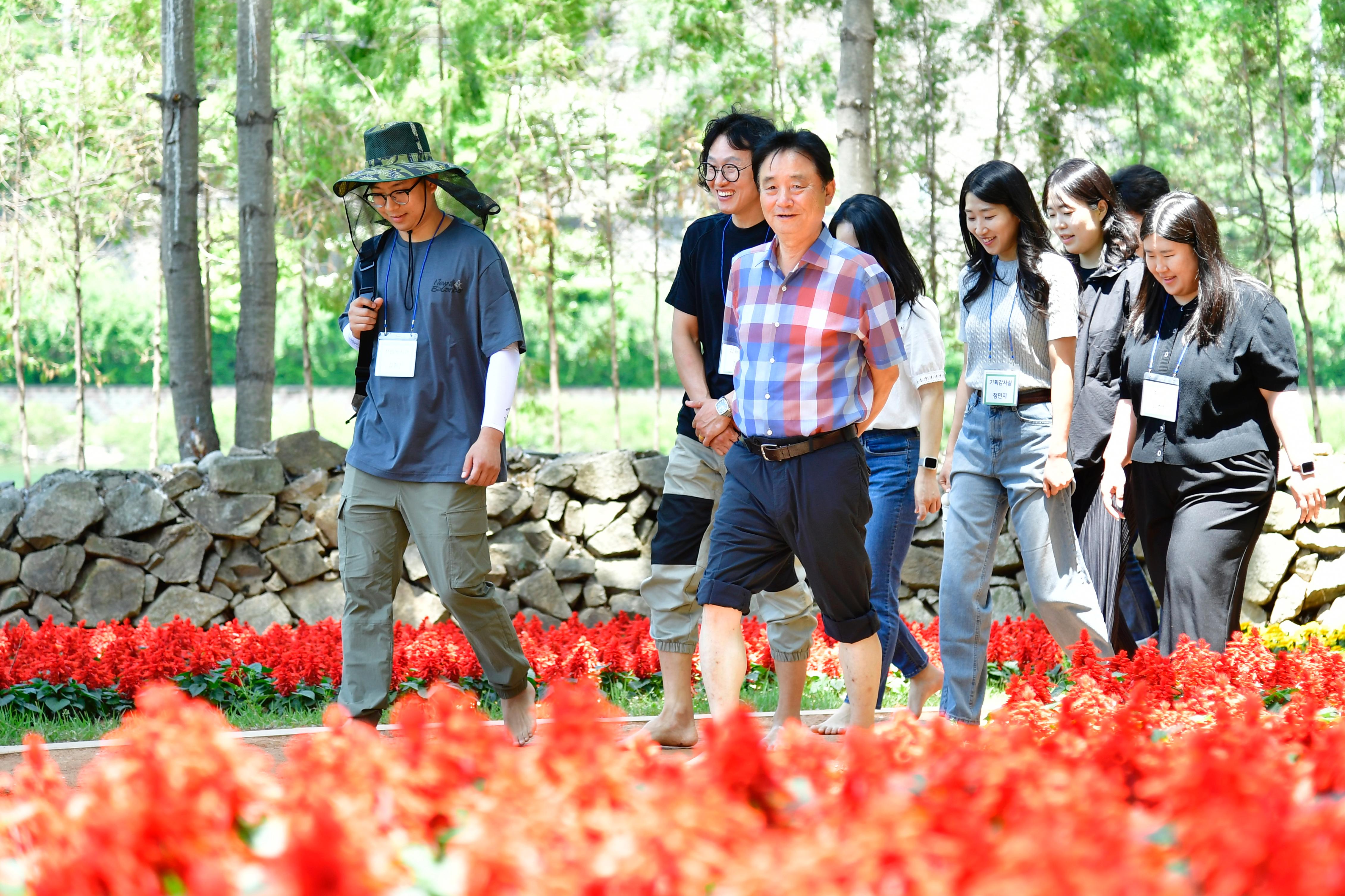 군수-MZ세대 한걸음 소통 맨발톡톡 사진