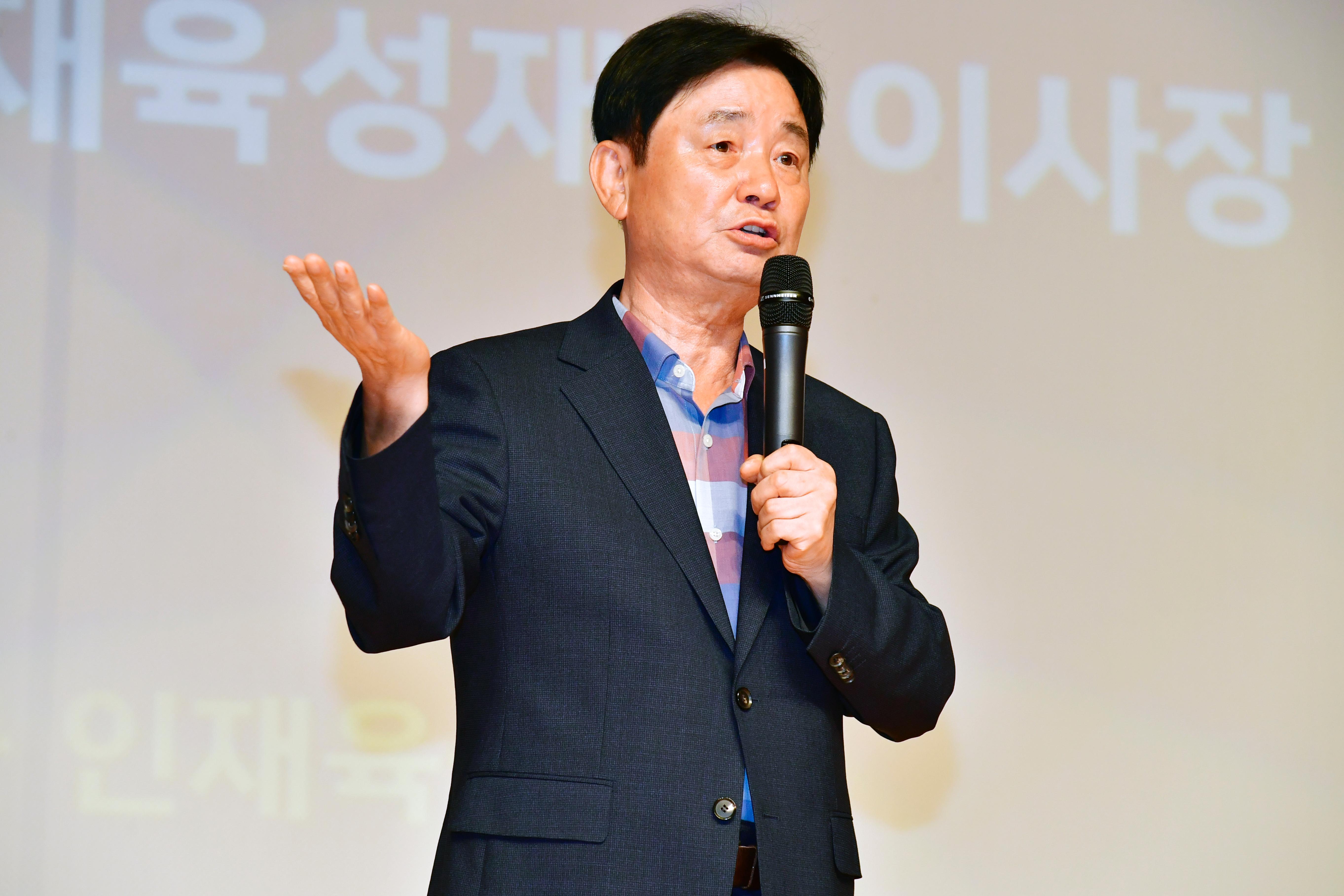 2025년 지역인재지원금 장학증서 수여식 의 사진