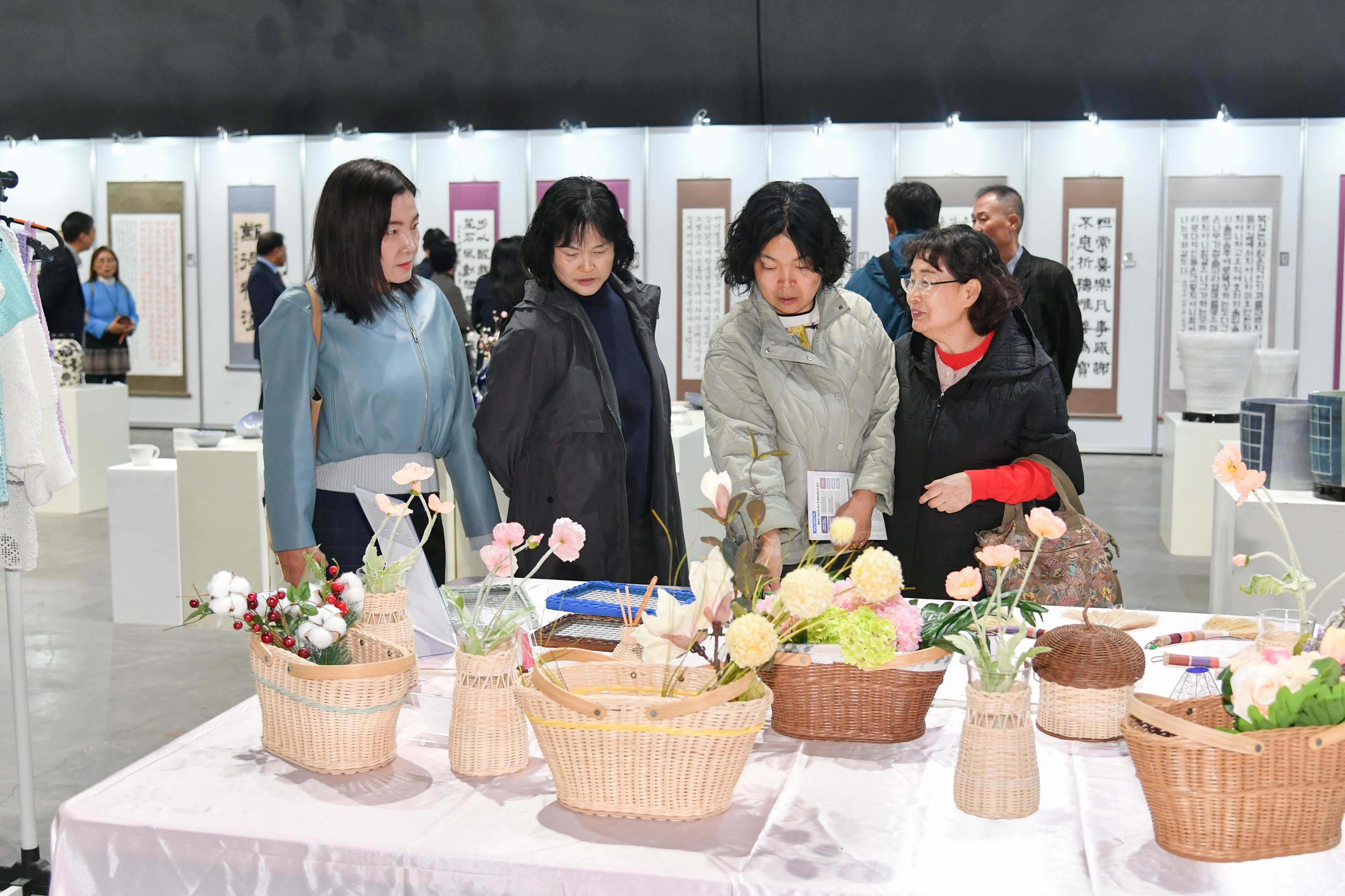 2025 화천군 평생학습축제 전시회 의 사진