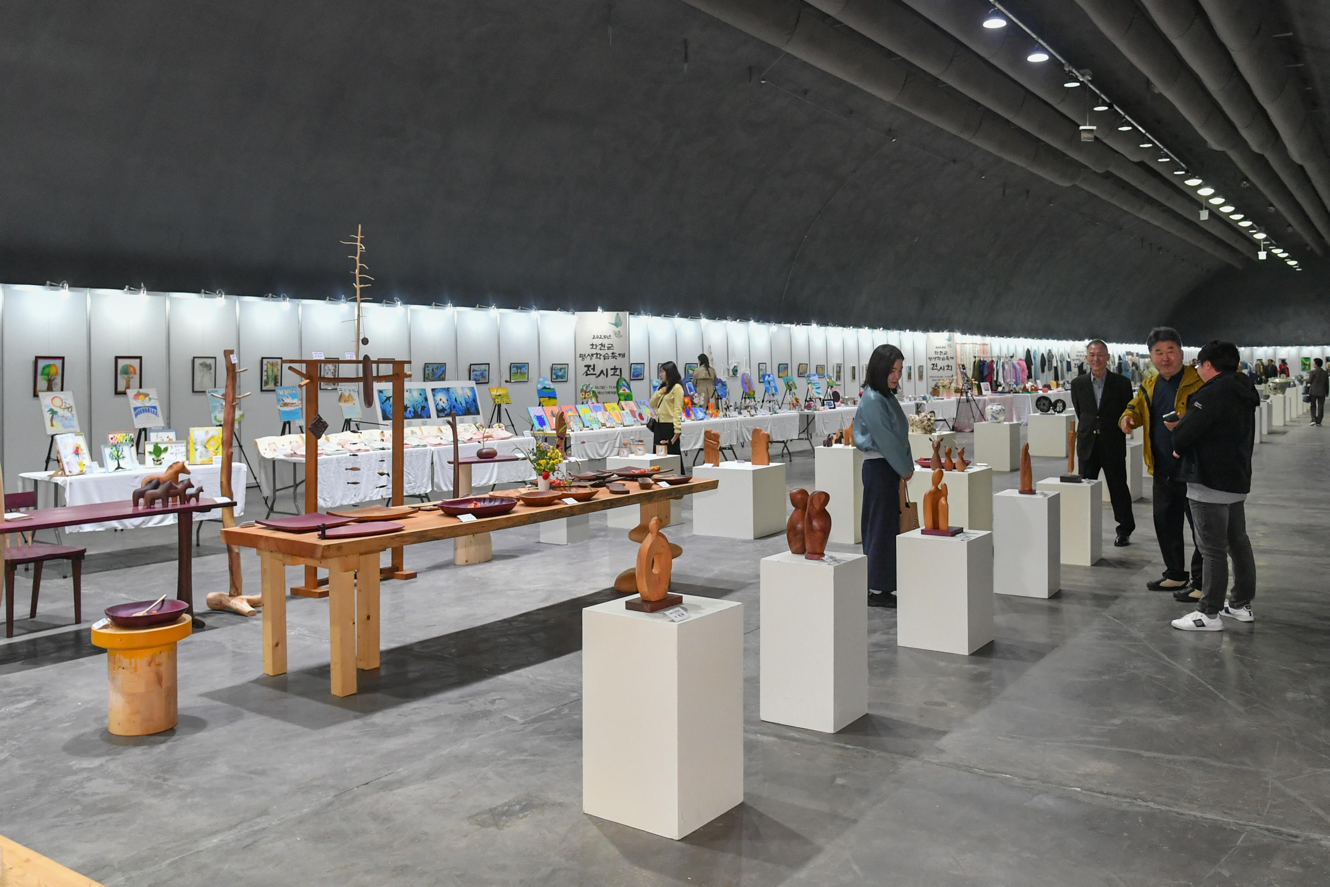 2025 화천군 평생학습축제 전시회 의 사진