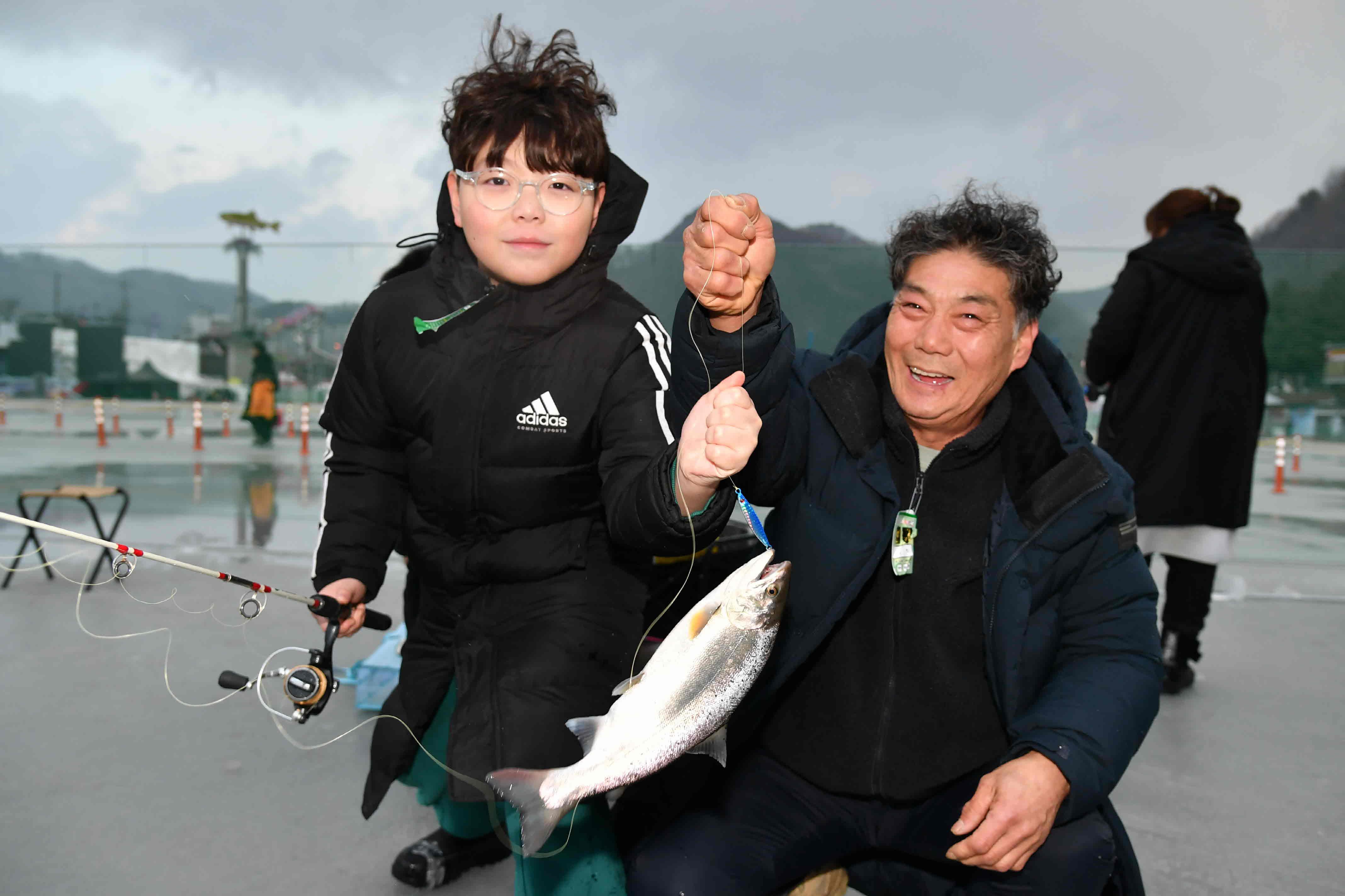 2026화천산천어축제_얼음낚시 의 사진