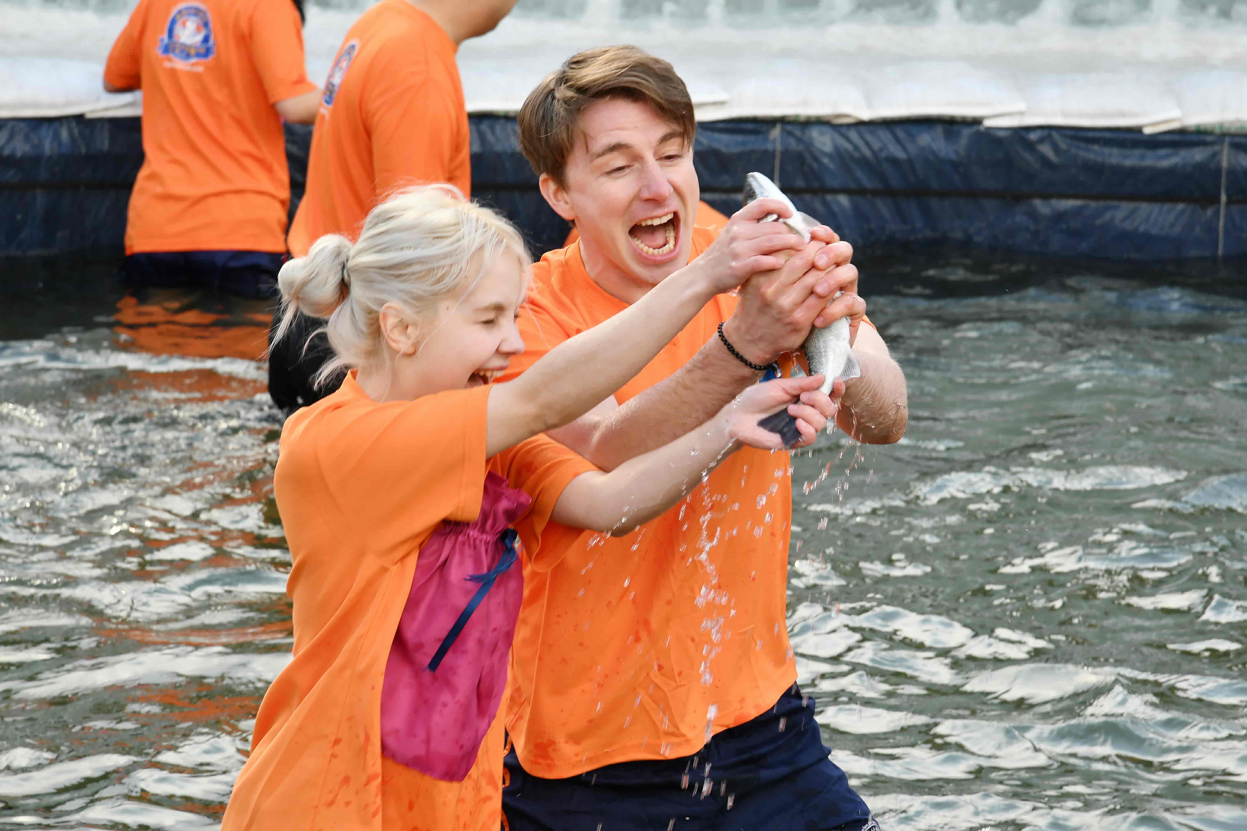 2026화천산천어축제_맨손잡기 의 사진