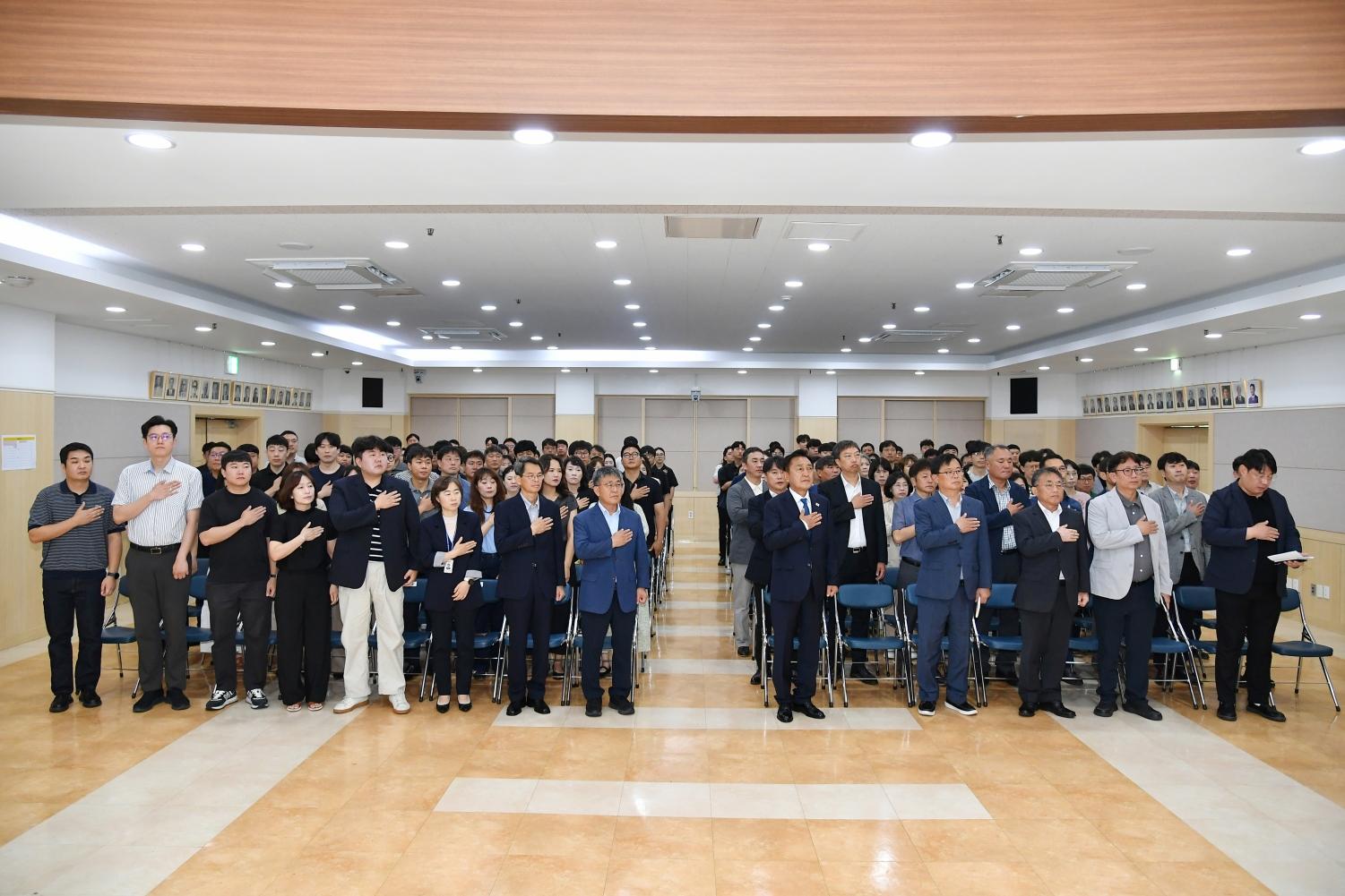 2026년 7월 직원 월례조회 의 사진