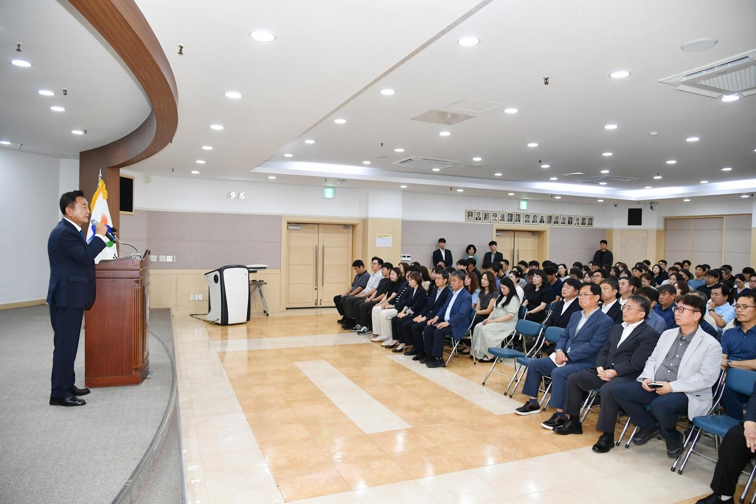 2026년 7월 직원 월례조회 의 사진