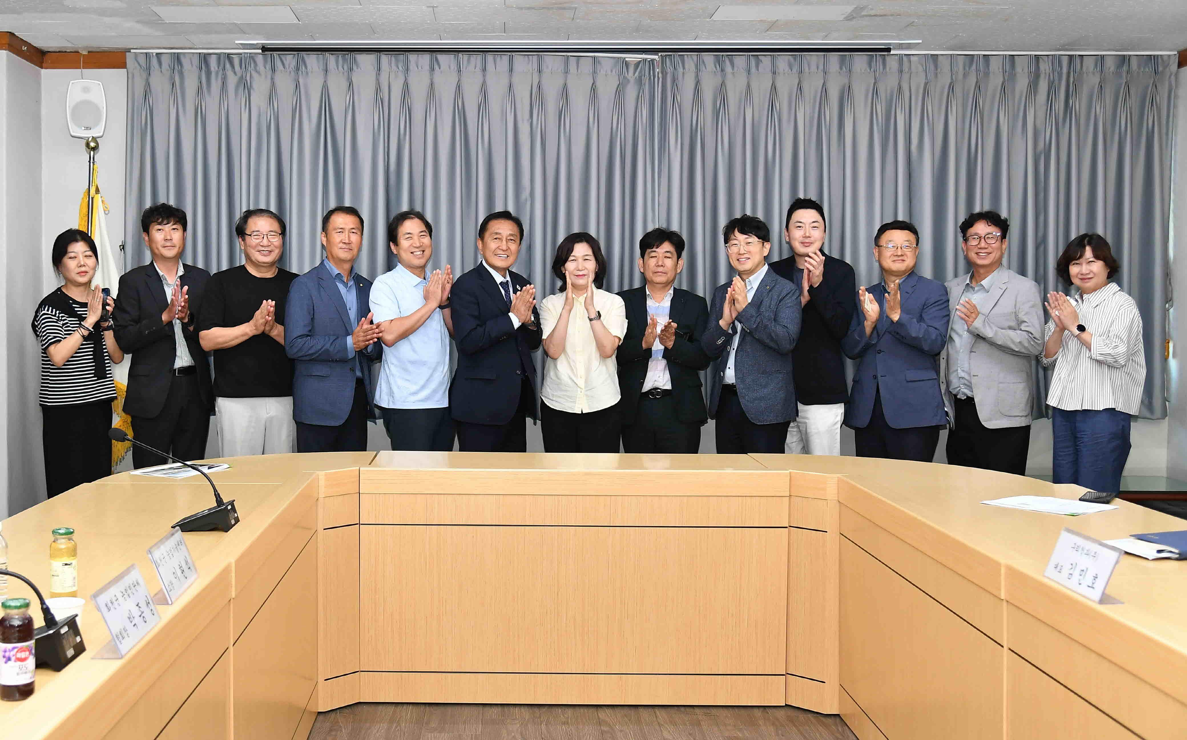 구리시장 예방 및 농산물도매시장 방문 사진