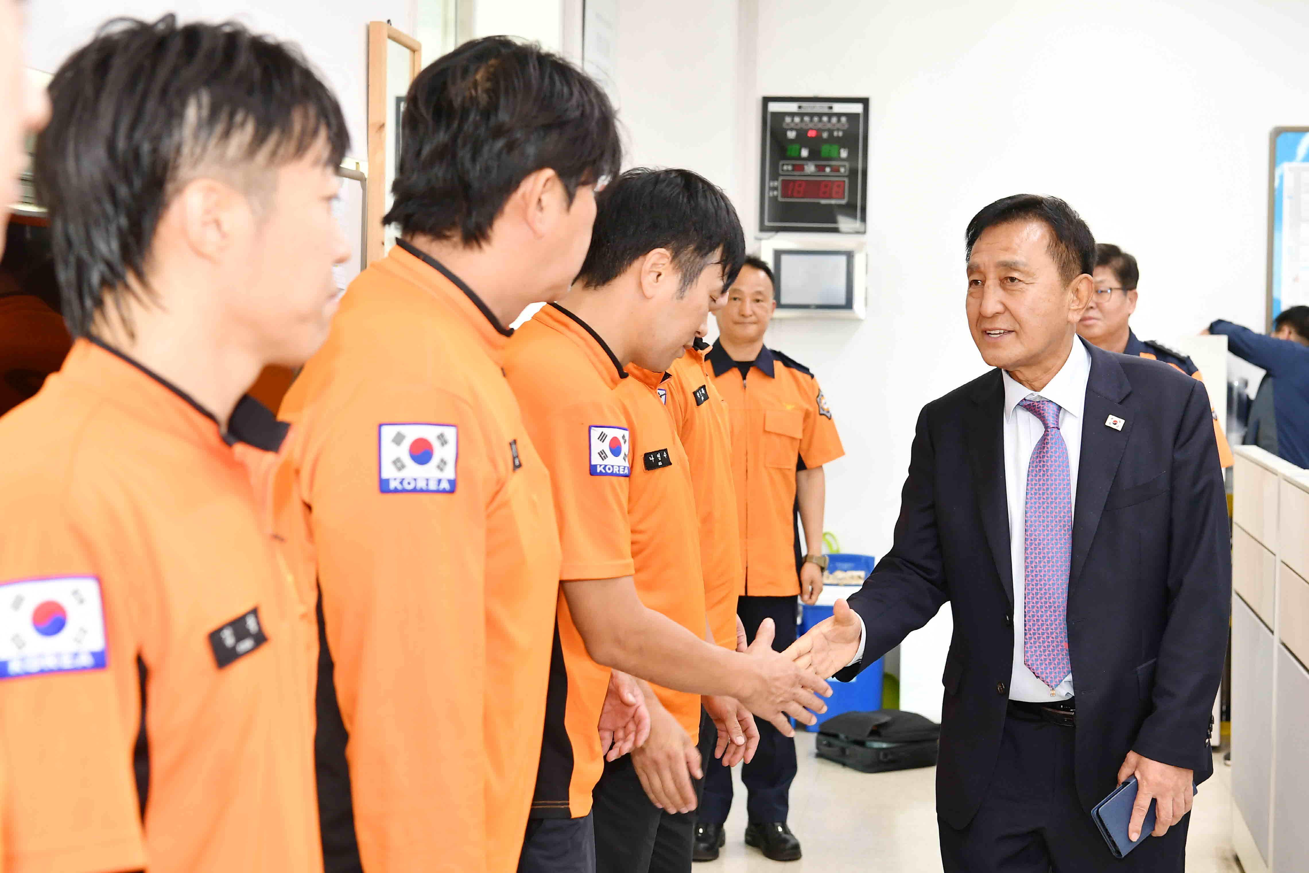 화천소방서 위문 의 사진