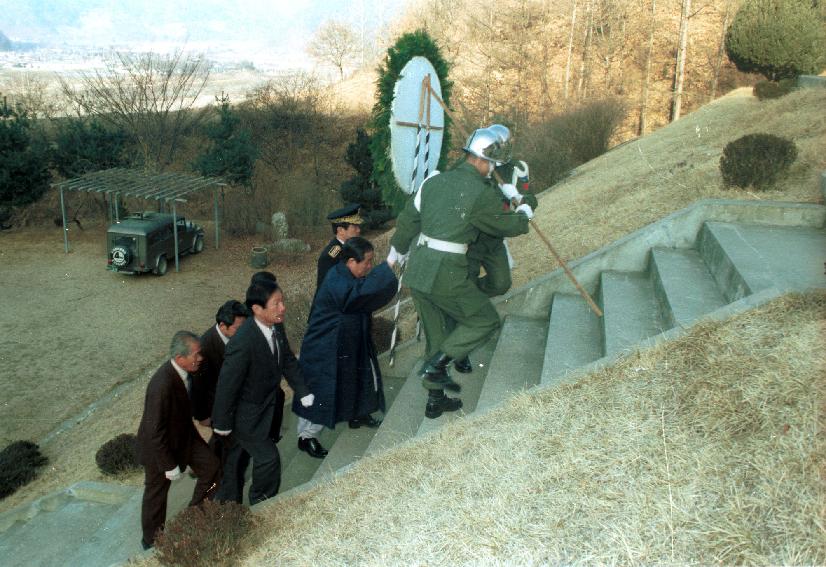 충열탑참배 의 사진