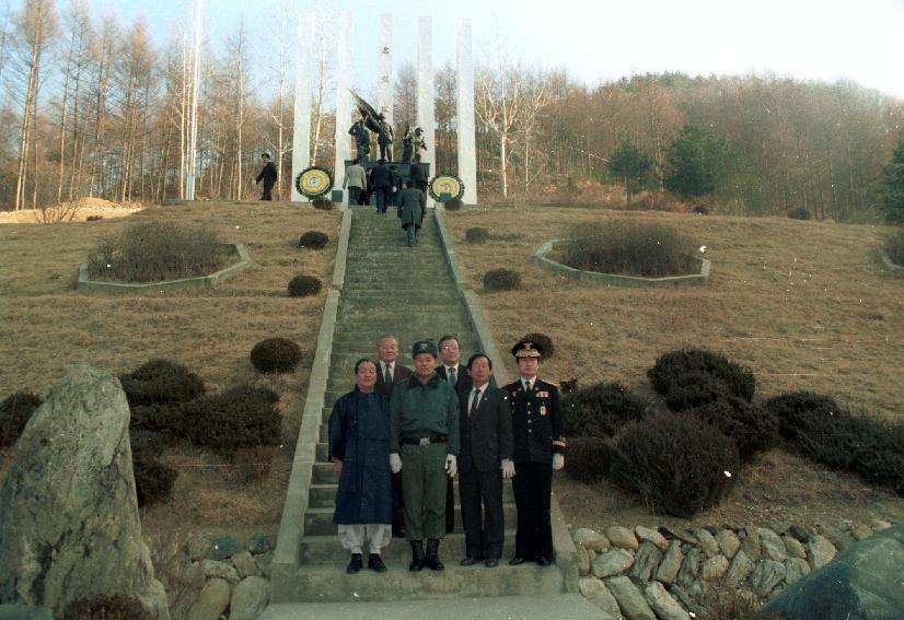 충열탑참배 의 사진