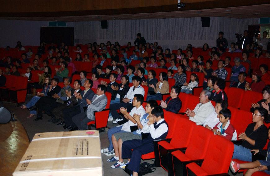 용화축전 군민노래자랑 의 사진