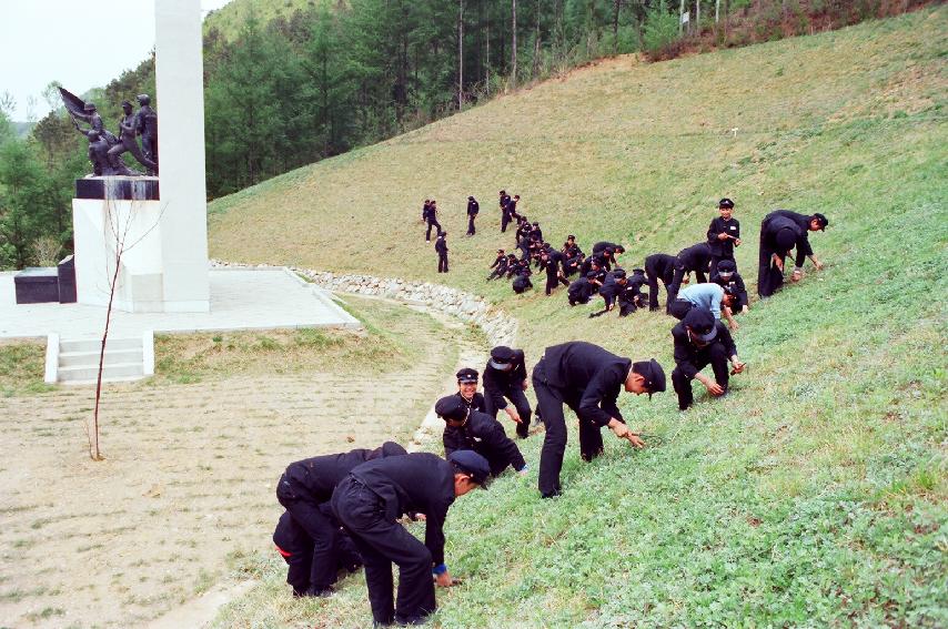 충열탑 정비 의 사진