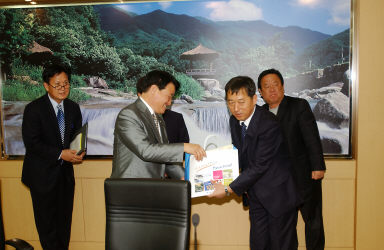 중국 길림성 훈춘시 예술단 접견 의 사진