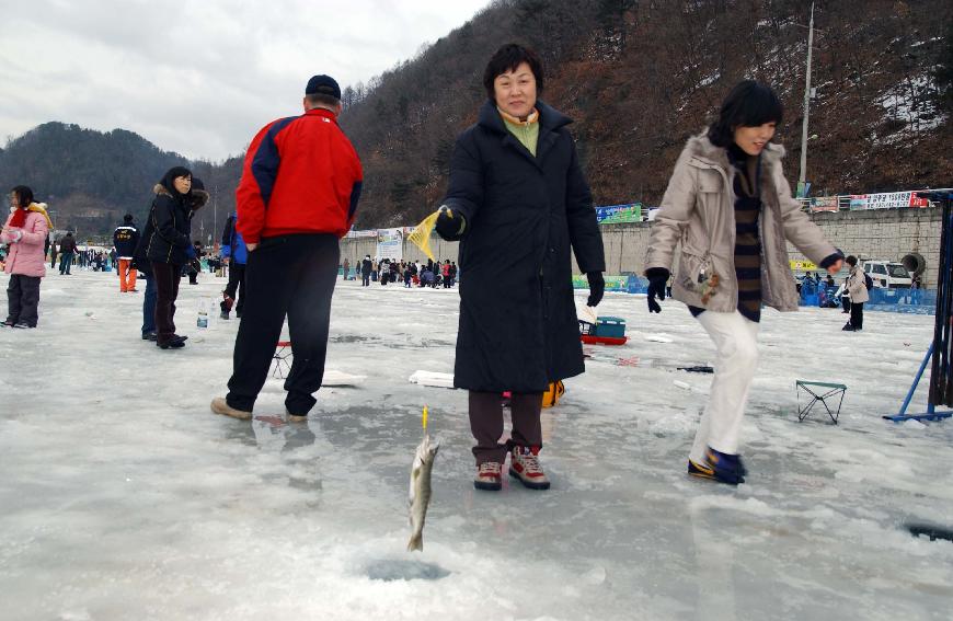 미8군 사령관 접견(산천어축제 방문) 의 사진