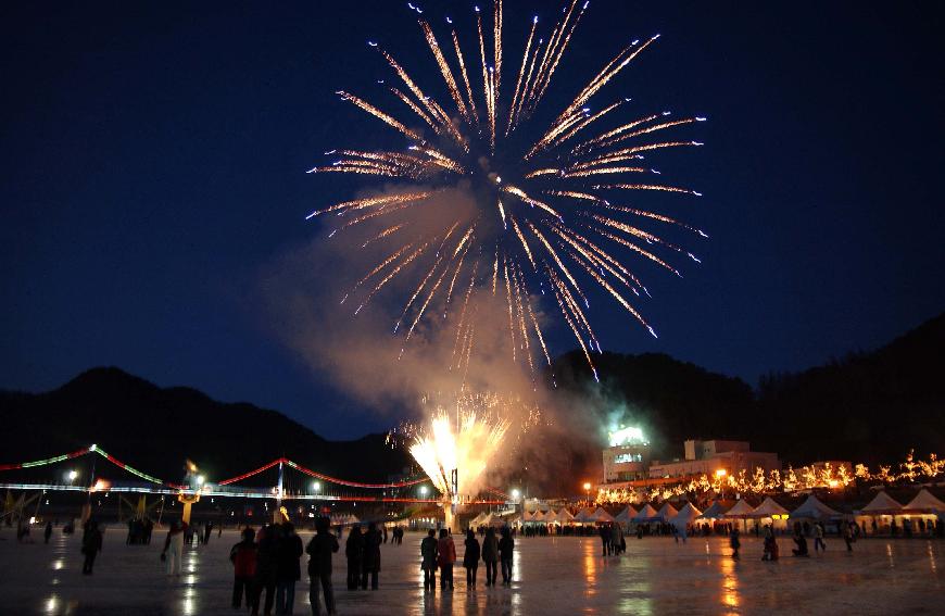 2008산천어축제 폐막식(불꽃놀이) 의 사진
