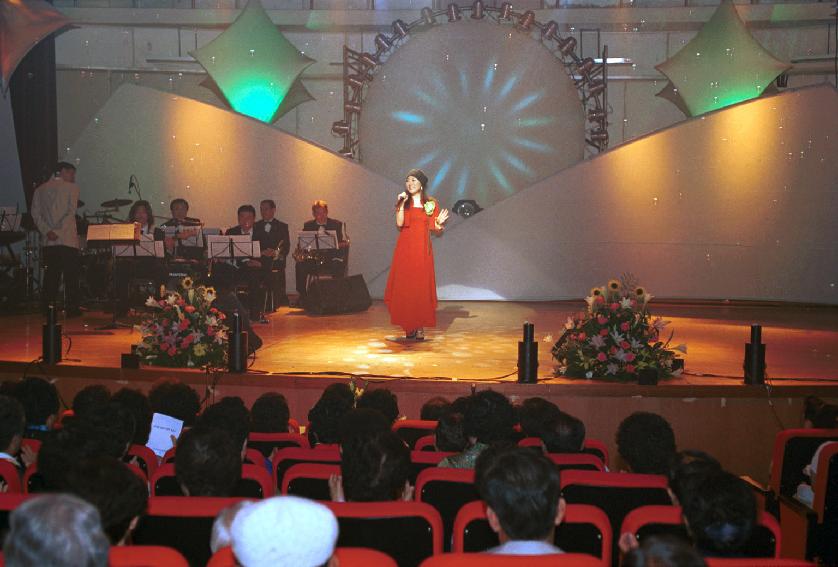정군100주년 기념 군민노래자랑 사진