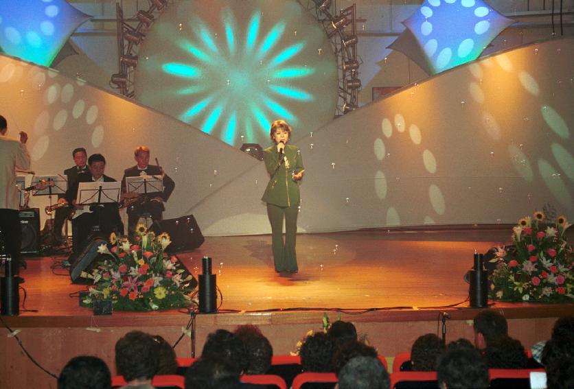 정군100주년 기념 군민노래자랑 의 사진