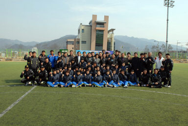 화천정보산업고등학교 여자축구부 시축식 의 사진