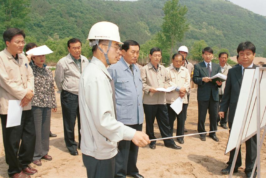 간동지방상수도 현장 설명회 의 사진