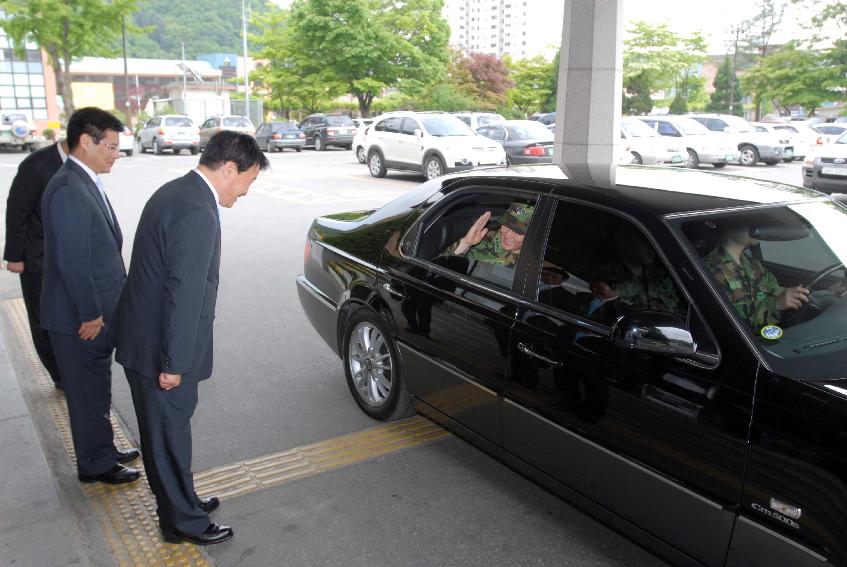 국군기무사령관 방문 의 사진