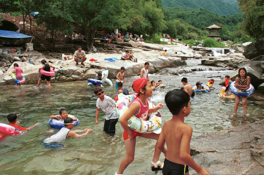 삼일계곡 피서객 의 사진