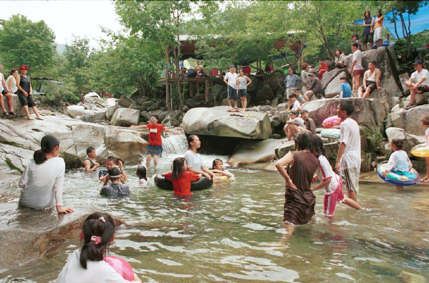 삼일계곡 피서객 의 사진