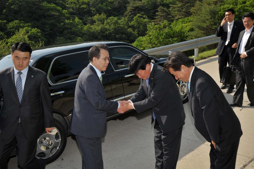 한승수국무총리 평화의댐 방문 사진