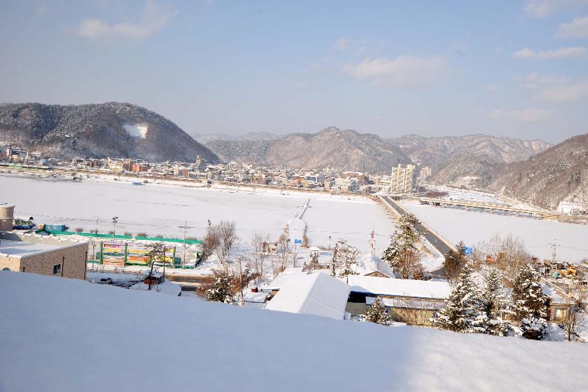 화천읍 설경 사진